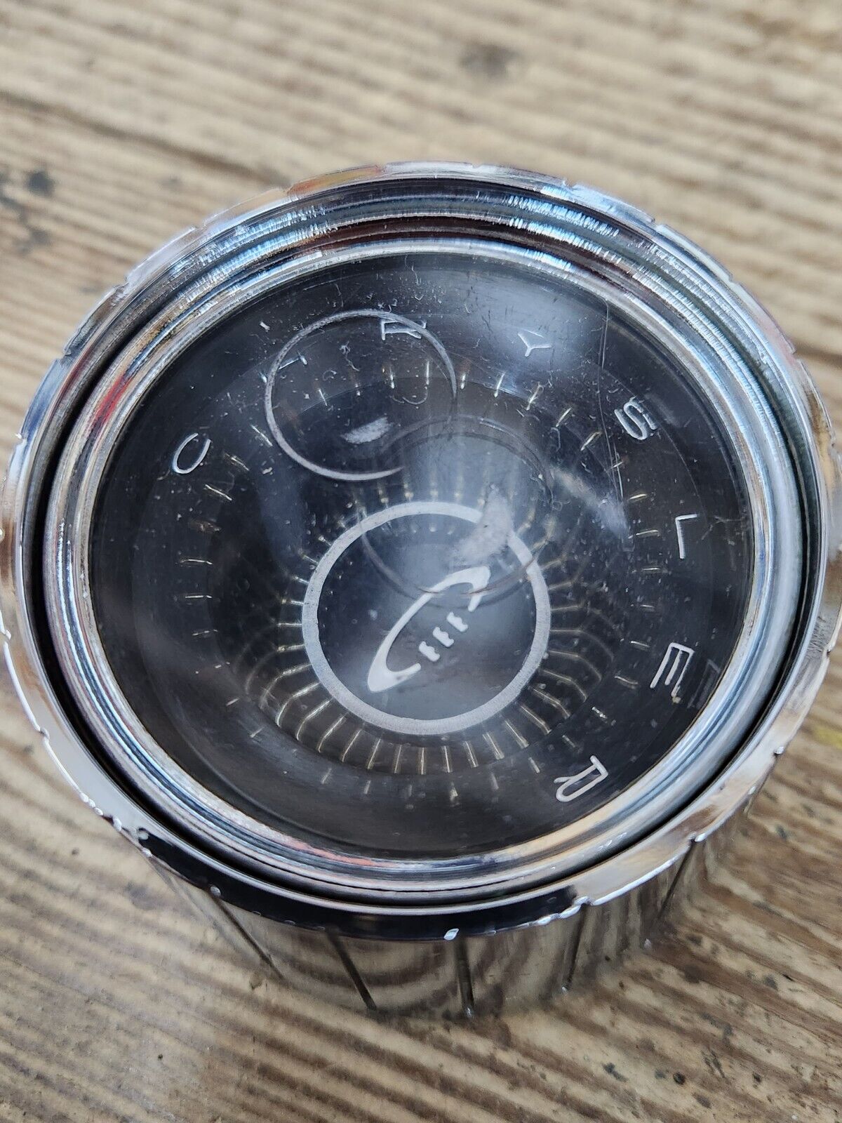 1963 1964 CHRYSLER NEWPORT 300 STEERING WHEEL HORN BUTTON CENTER CAP EMBLEM OEM