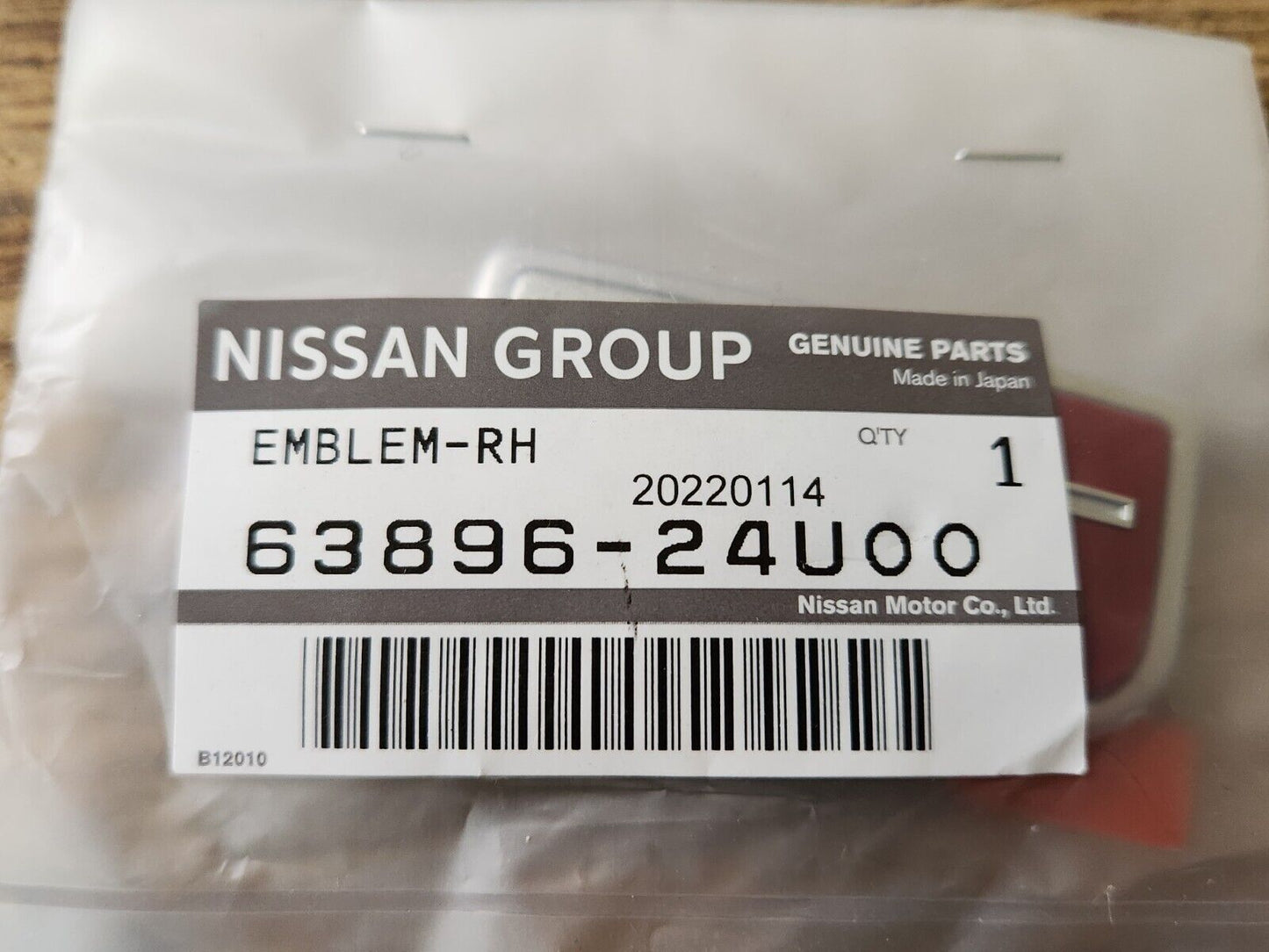 NEW GENUINE Nissan Skyline R33 GT-R Fender Emblem 63896-24U00