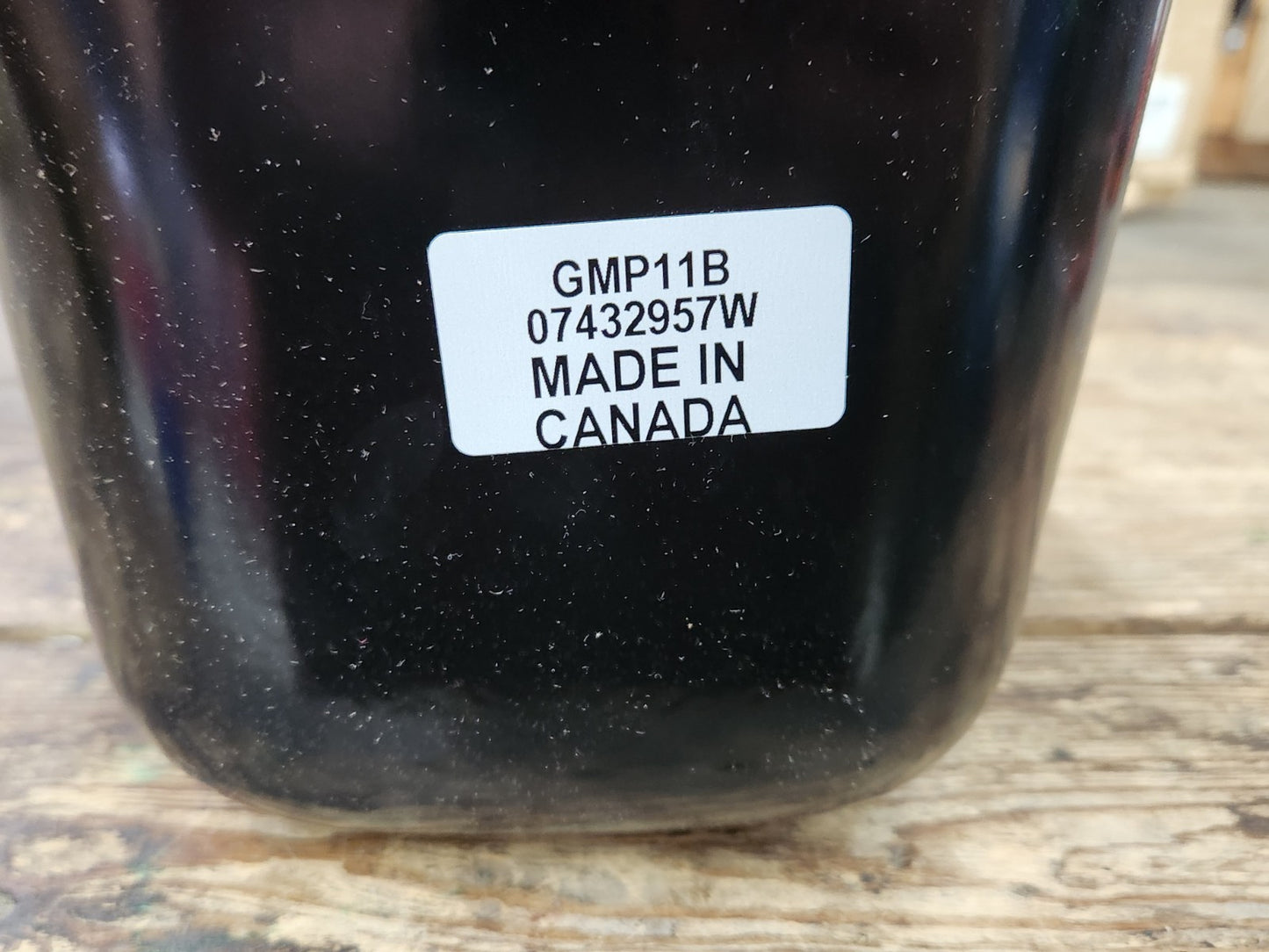 8221373