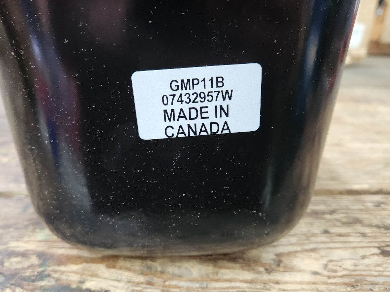 8221373