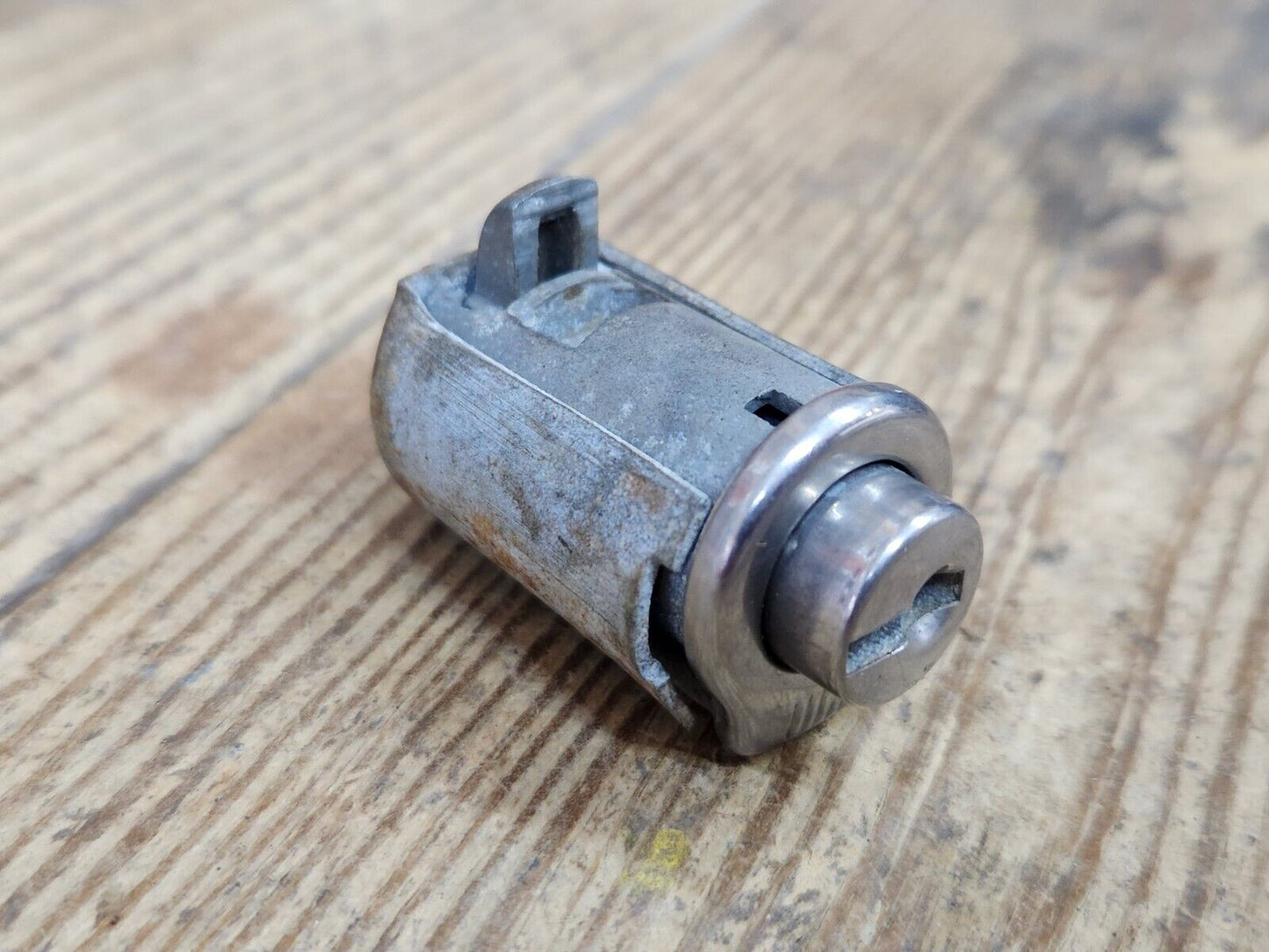 1940 – 1946 Chevrolet Buick Pontiac Cadillac glove compartment lock working OEM