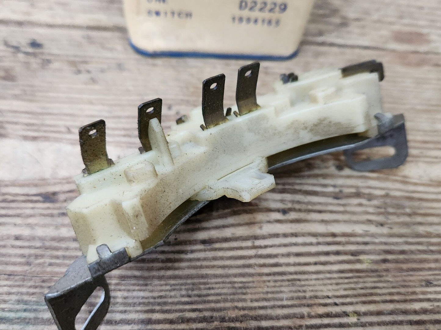 NOS 1974 75 CHEVY VEGA MONZA STARFIRE NEUTRAL SAFETY BACKUP SWITCH W/AT 1994165