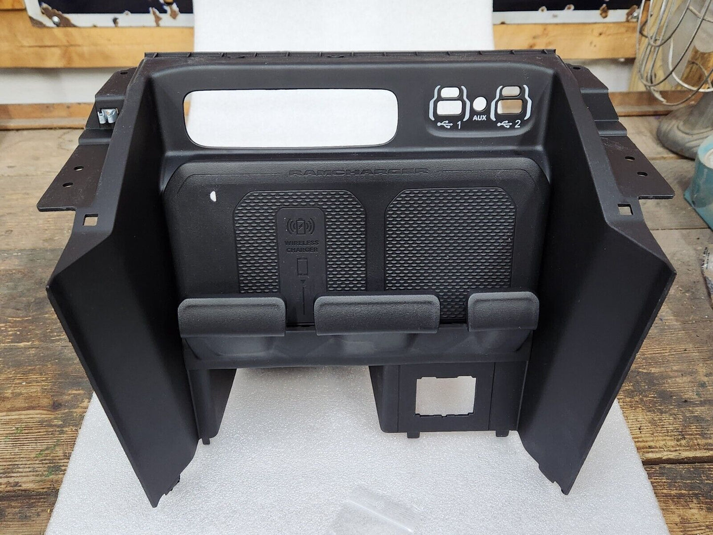 NEW 2019-23 DODGE RAM TRX BIG HORN CENTER CONSOLE MEDIA 115V USB WIRELESS BEZEL