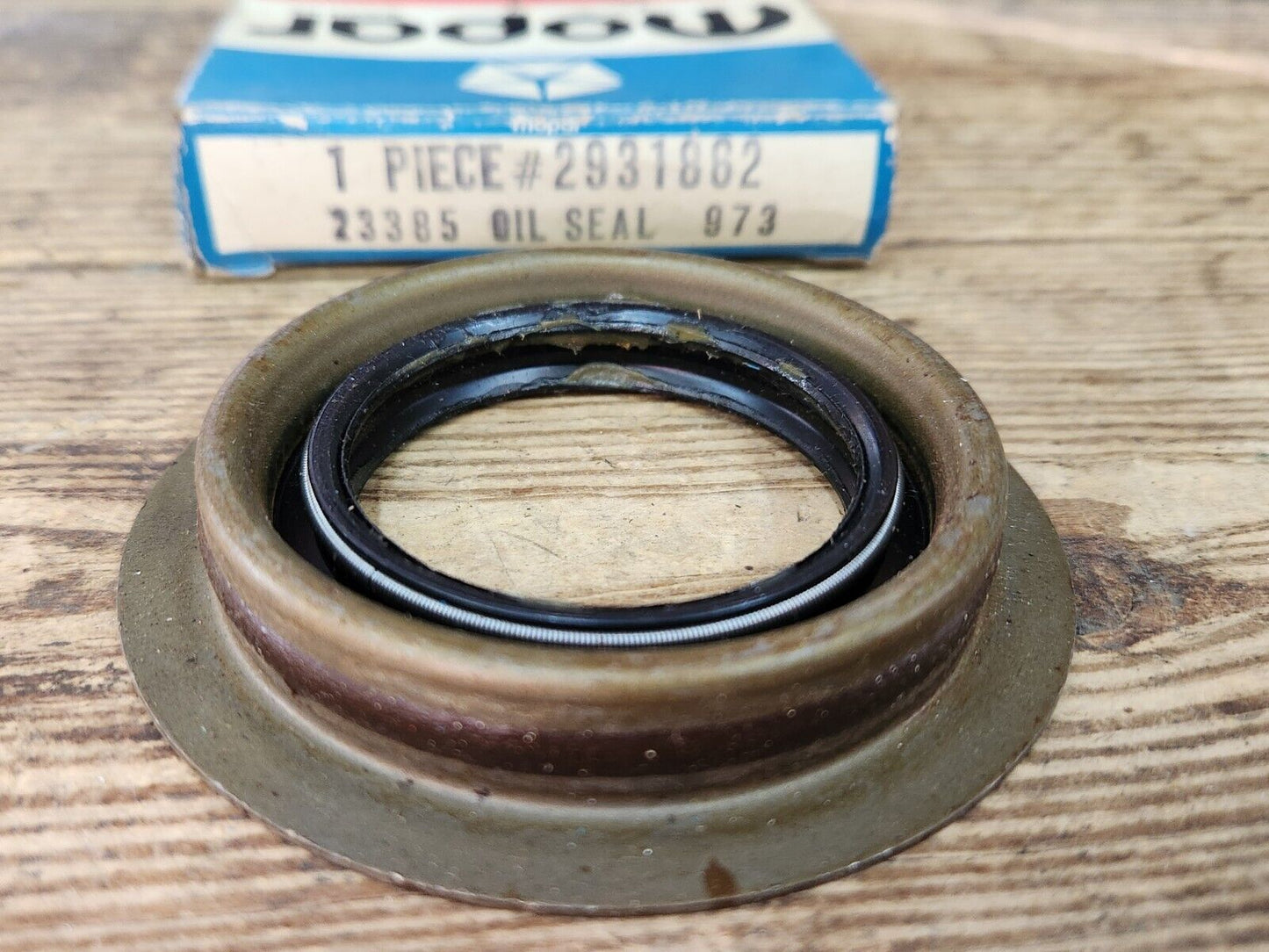 NOS MOPAR 1970 71 DODGE PLYMOUTH CHRYSLER REAR PINION SEAL 8.75 AXLE w/489 CASE