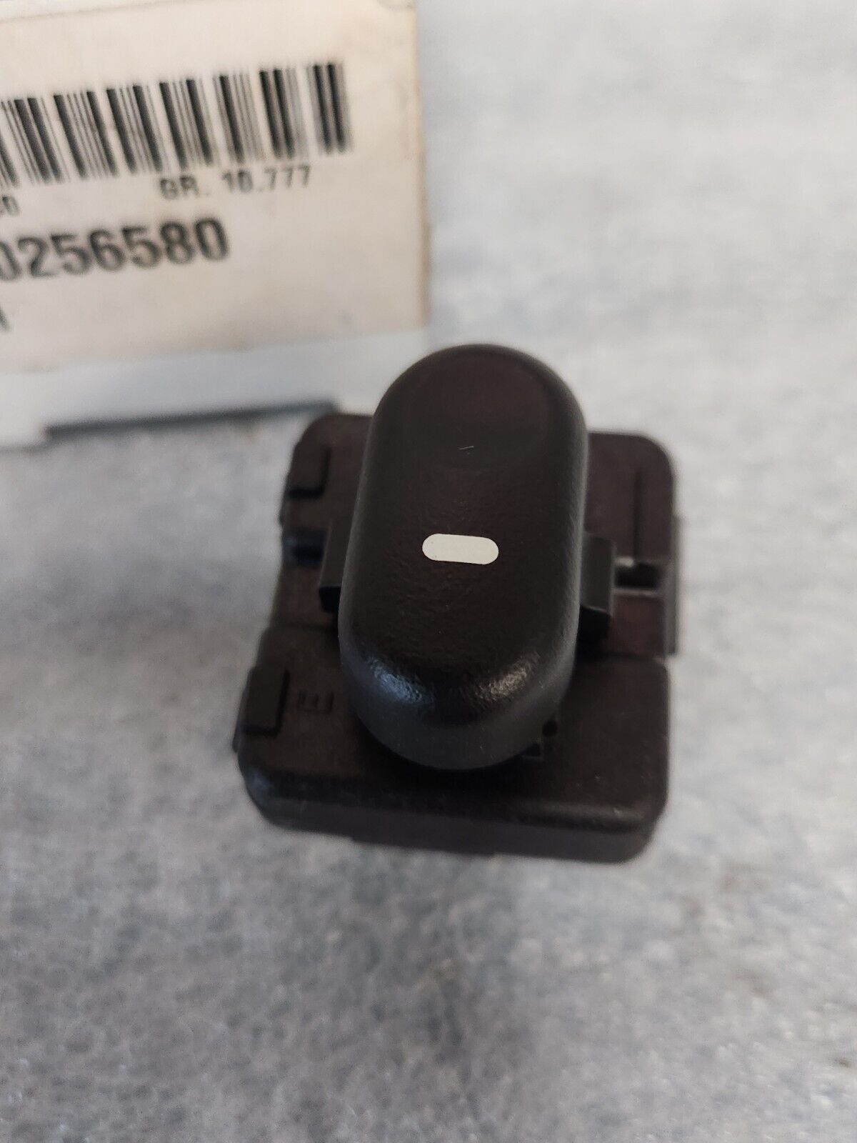 NOS OEM Front Right Power Window Switch 1997-2005 Buick Century 1997-2004 Regal