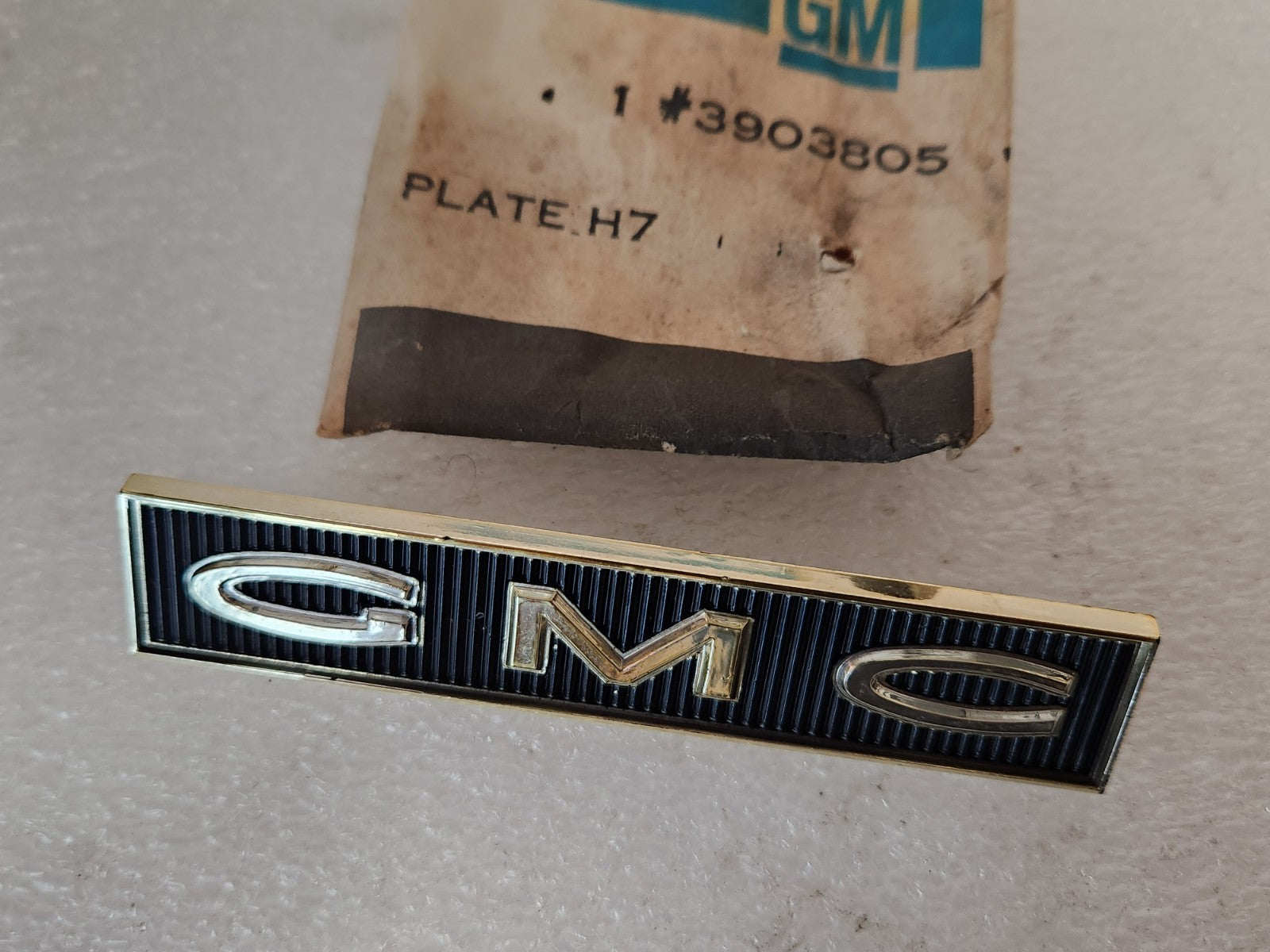 6945779
