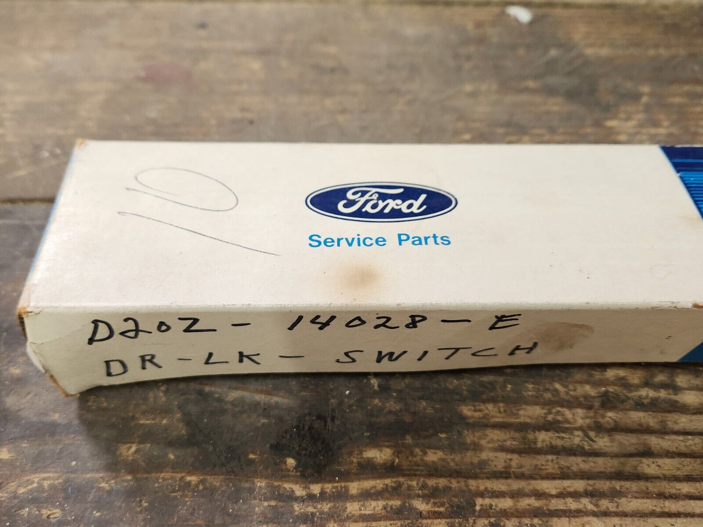 NOS 1972 - 1979 FORD GRAN TORINO LTD II 4DR OR STATION WAGON RH DOOR LOCK SWITCH