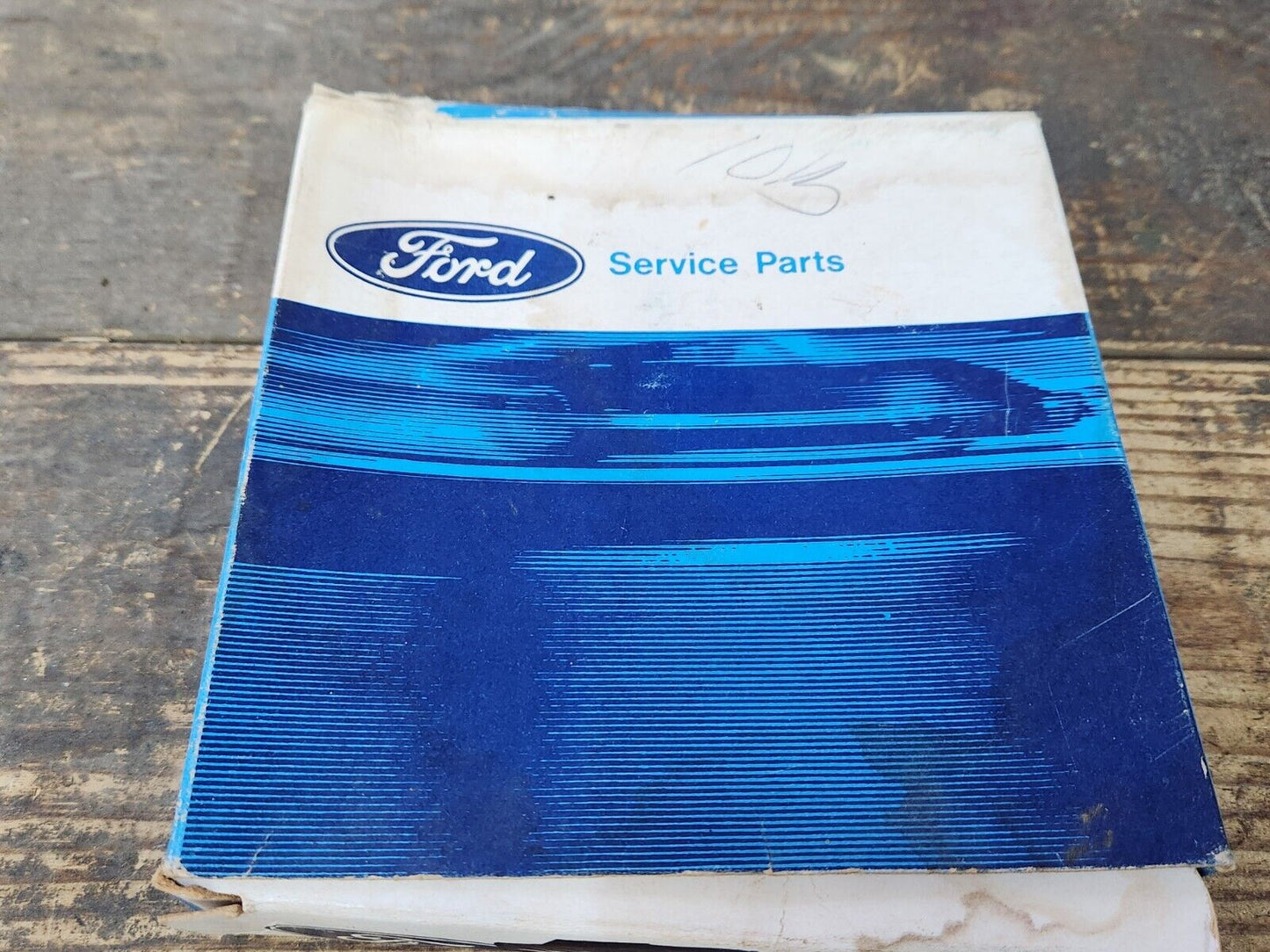 NOS 1975-1977 FORD GRANADA WHITE REAR FUEL FILLER DOOR w/EMBLEM D5DZ-66405A26-C