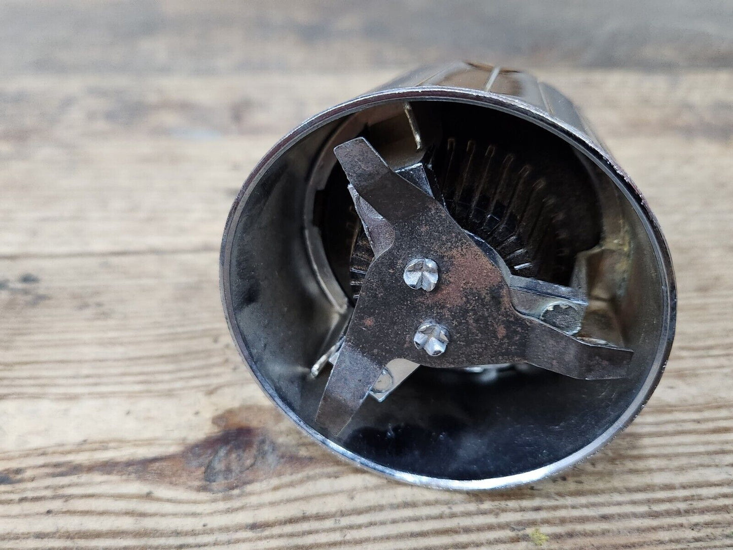 1963 1964 CHRYSLER NEWPORT 300 STEERING WHEEL HORN BUTTON CENTER CAP EMBLEM OEM