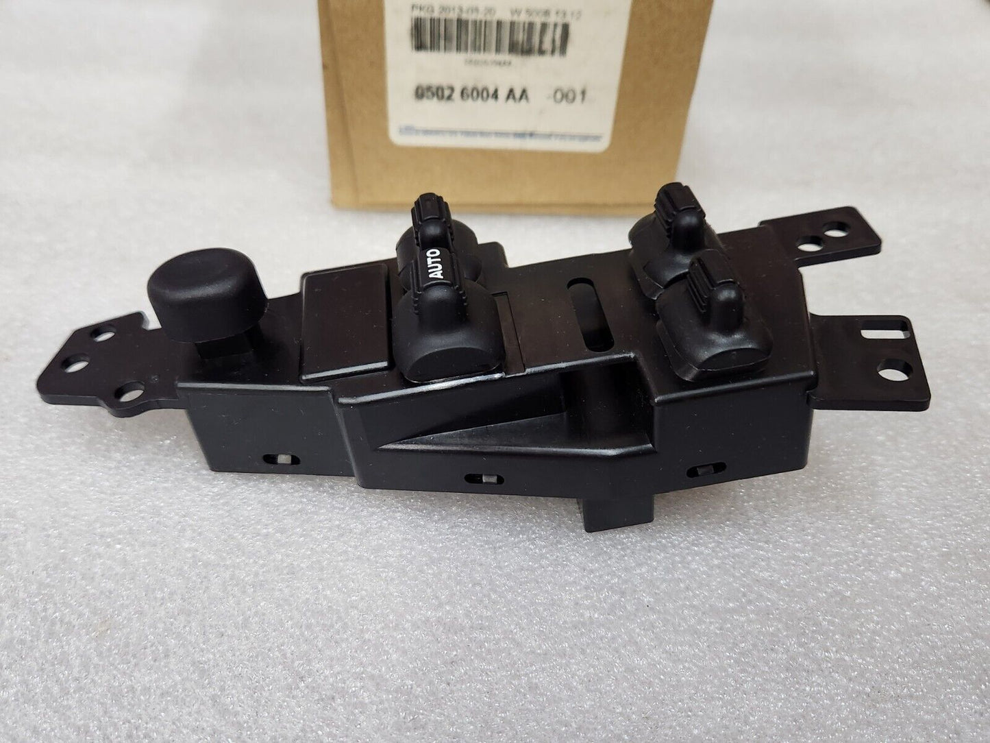 NEW OEM MOPAR 1999-04 Concorde Sebring Intrepid Master Window Switch 05026004AA