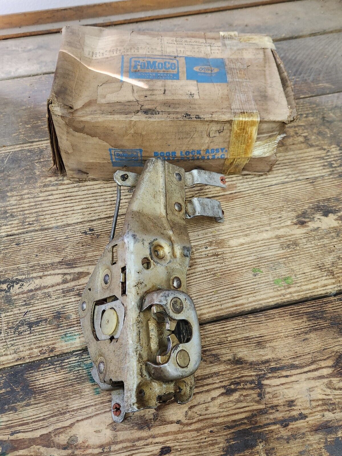 NOS OEM 1963 1964 Ford Galaxie LH Door Latch Assembly C3AZ-6221813-C NEW