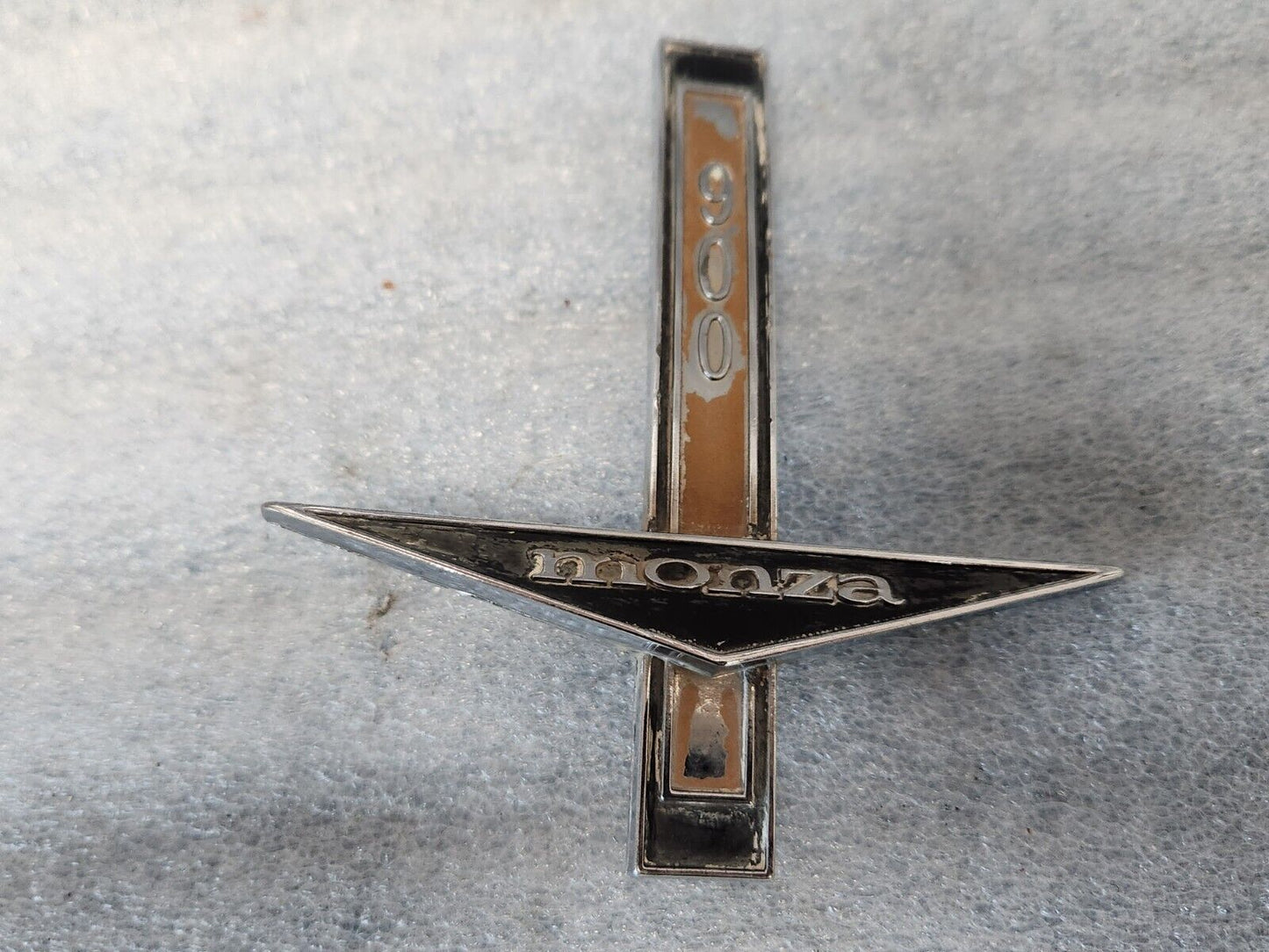 Chevy OEM 1962 1963 1964 Monza 900 Side Emblem Badge Logo Nameplate Name 3815062