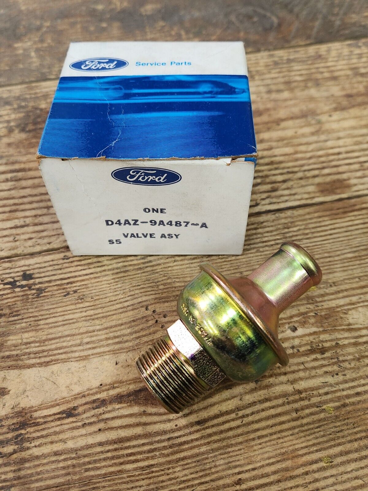 NOS Ford 1974 1975 76 Torino Ranchero Gran Torino Smog Check Valve D4AZ-9A487-A