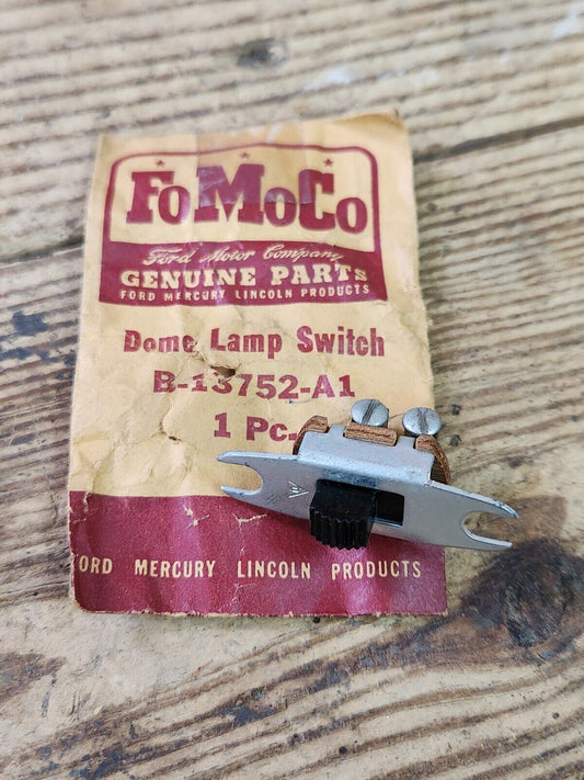 1930s 1940s 1950s FORD CHEVROLET BUICK NASH KAISER PACKARD NOS DOME LIGHT SWITCH