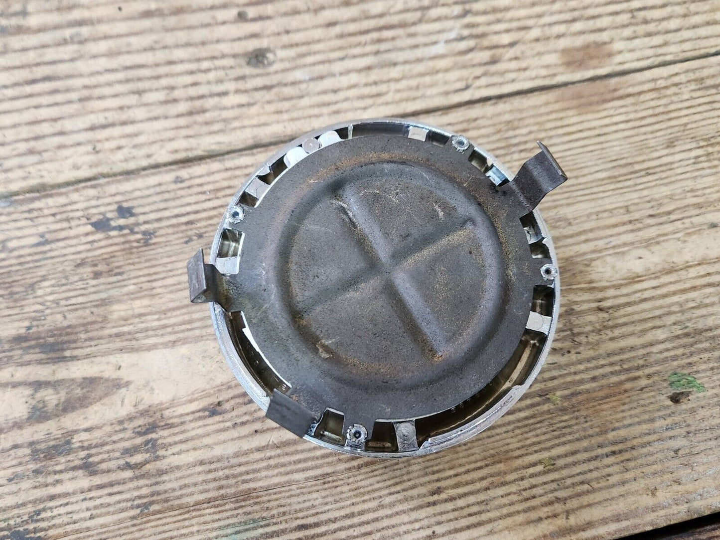 1963 Oldsmobile 88 98 Starfire Steering Wheel Center Horn Cap GM # 587638