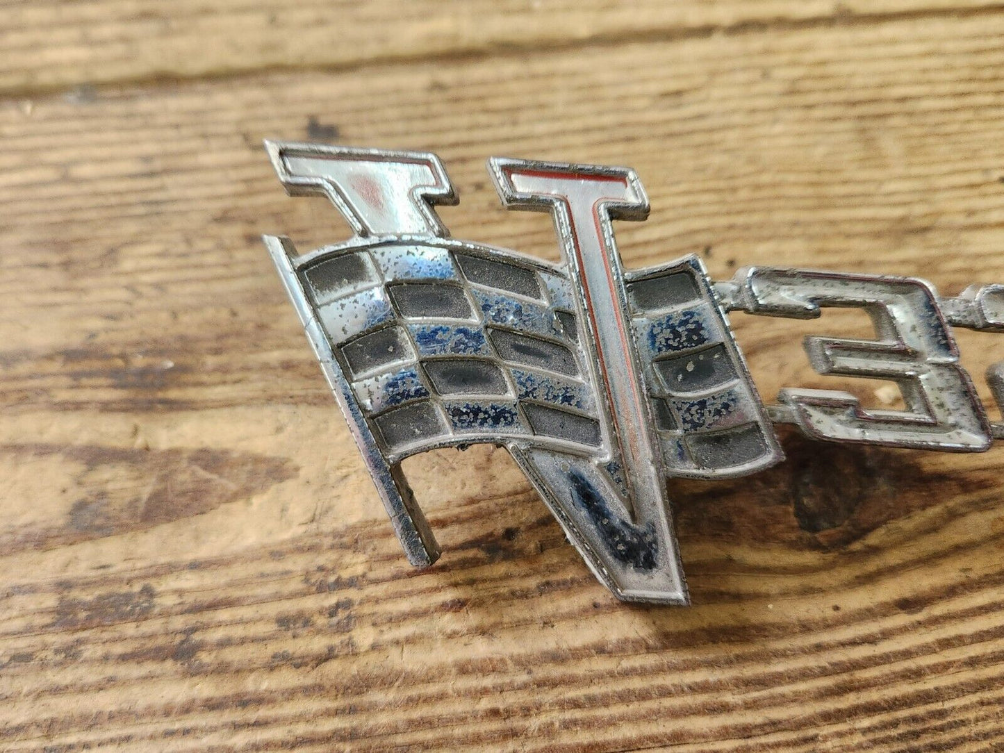 1963-1967 Pontiac emblem 326-V8 #64096 9776023