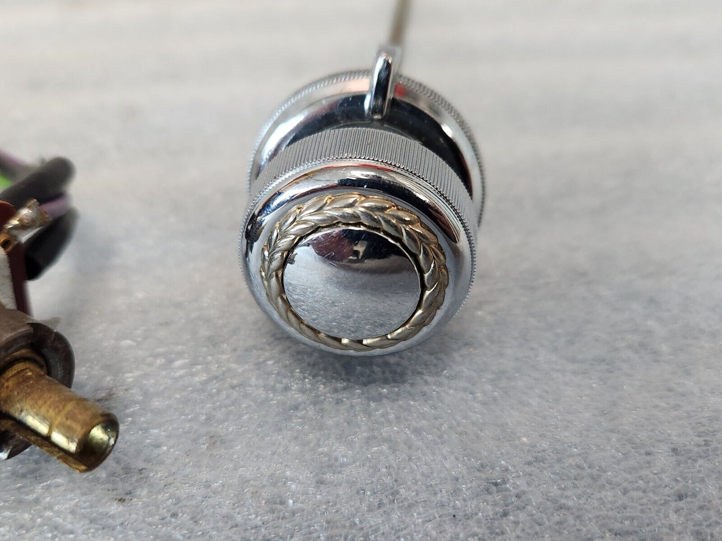 1976-79 CADILLAC SEVILLE HEADLIGHT SWITCH W/ TWILIGHT SENTINEL KNOB BEZEL SHAFT