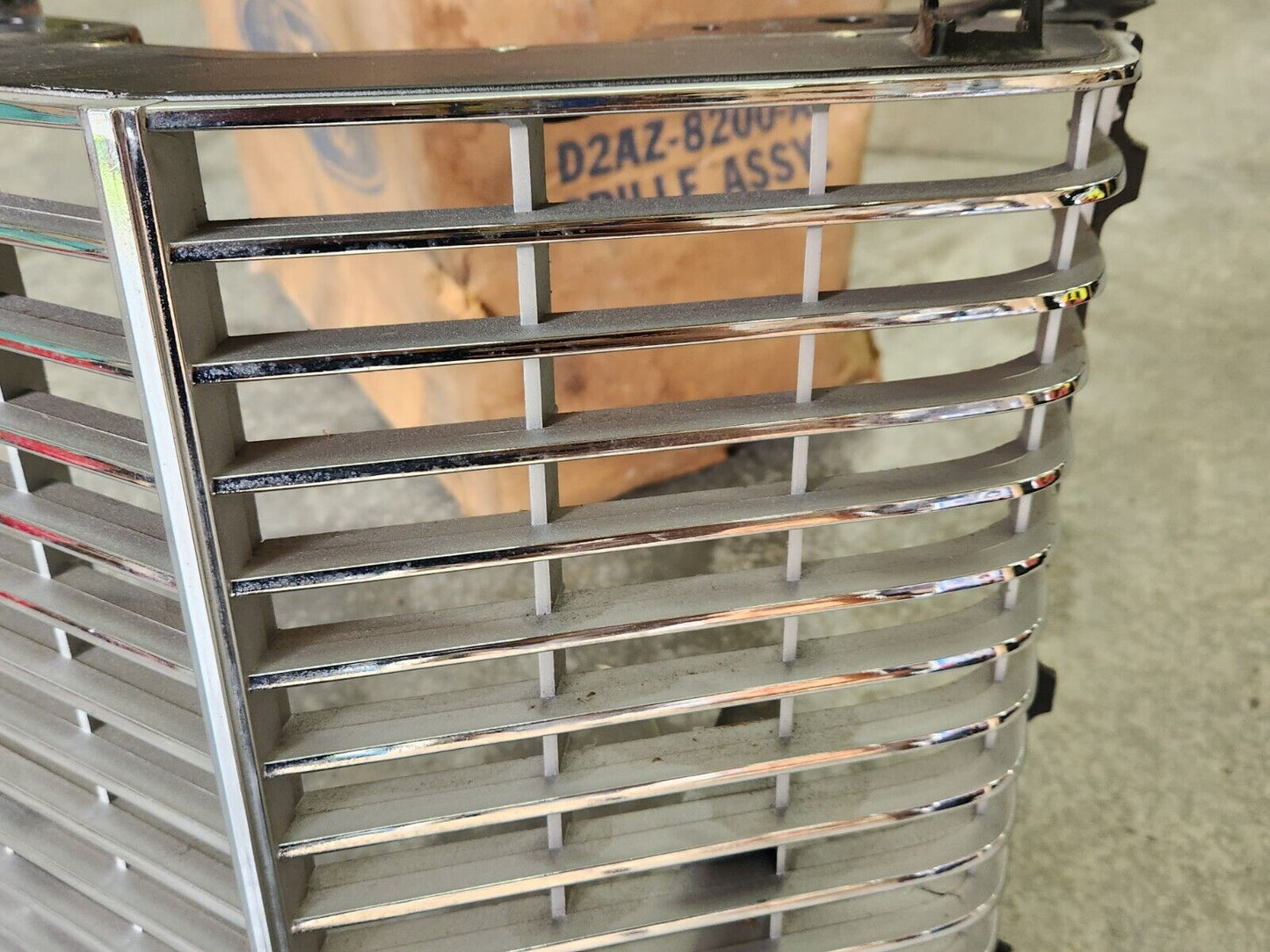 NOS 1972 Ford LTD Galaxie 500 Country Squire Ranch Grille in Box D2AZ-8200-A
