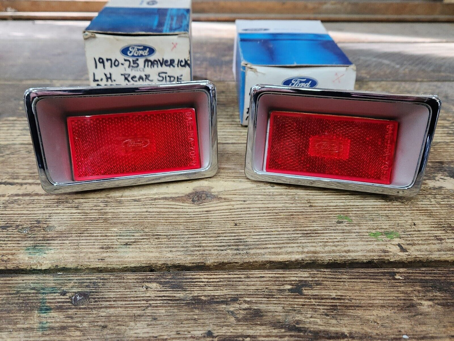 NOS PAIR 1970-1975 Ford Maverick Grabber Comet GT REAR QUARTER SIDE MARKER LAMP