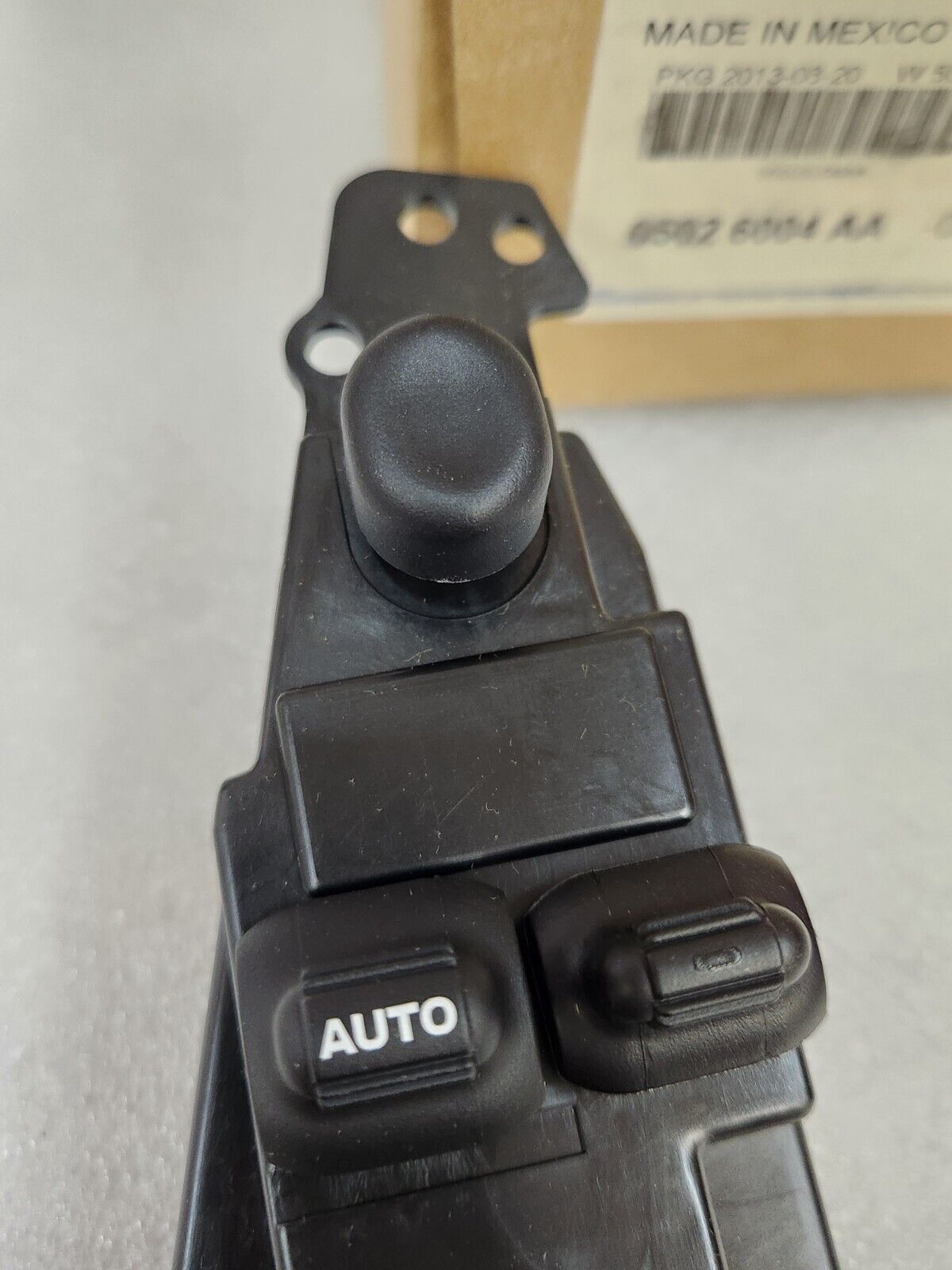 NEW OEM MOPAR 1999-04 Concorde Sebring Intrepid Master Window Switch 05026004AA