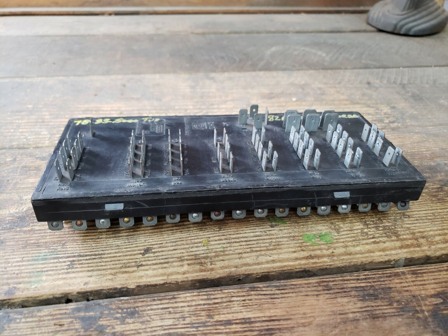 Electrical Fuse & Relay Box Audi 5000 1978 to 1983, Turbo to 1982 OEM 431941822