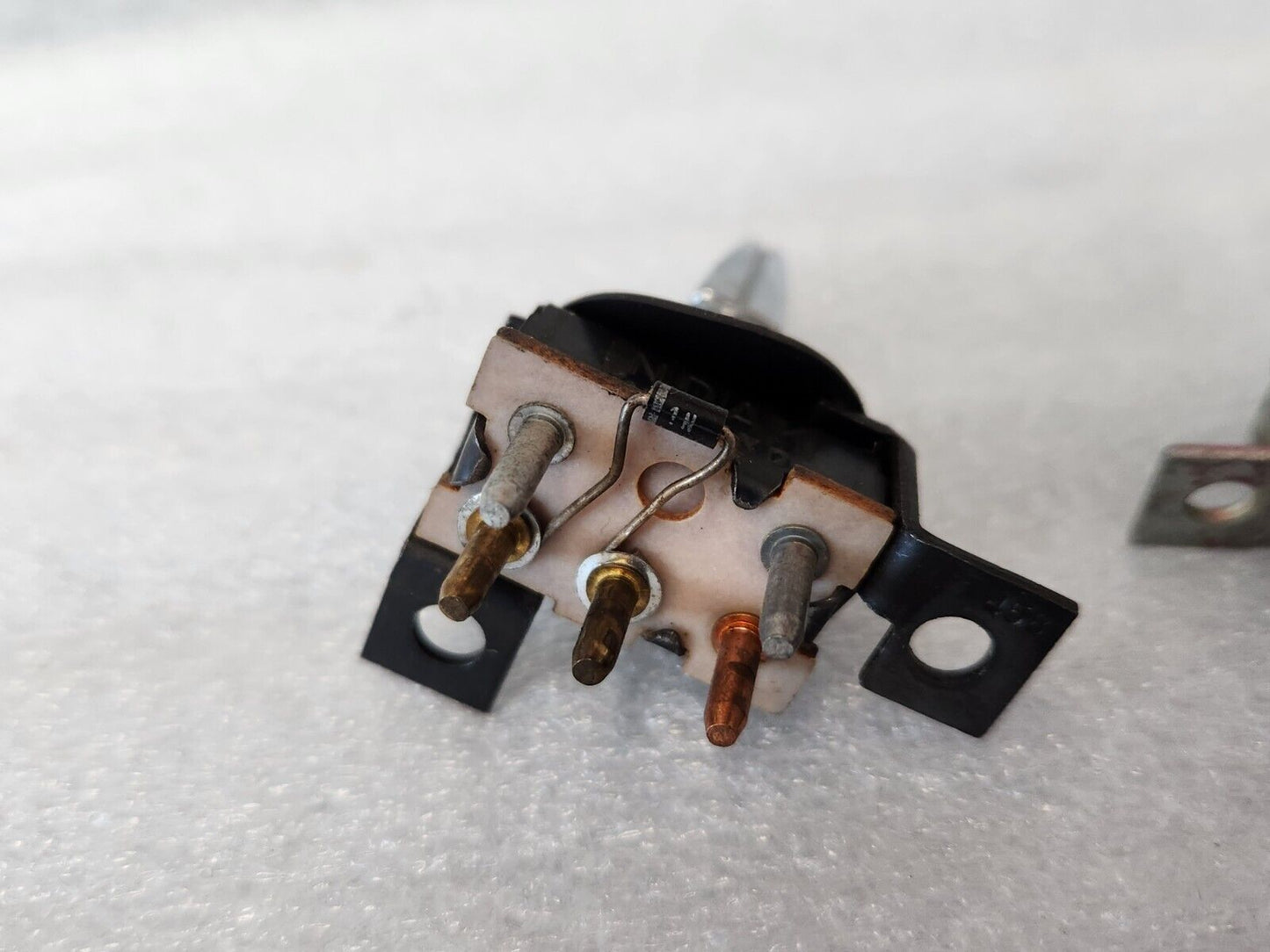 1978 1979 BUICK LESABRE ELECTRA ELECTRIC REAR WINDOW DEFOGGER SWITCH 1260862