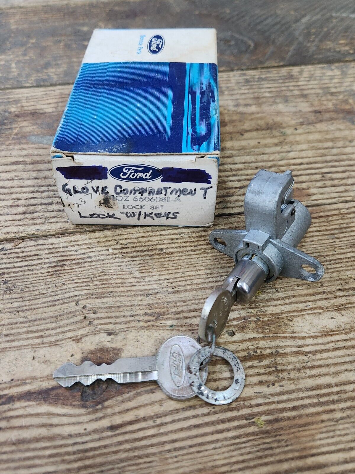 NOS 1969 70 71 72 1973 FORD MUSTANG 71 RANCHERO D1OZ-6606081-A GLOVE BOX LOCK