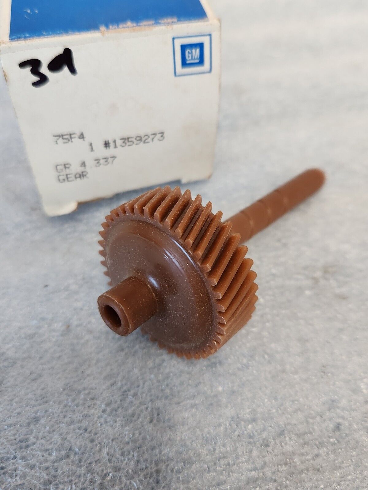 NOS OEM 39 Tooth Speedometer Gear GM # 1359273 NEW Brown