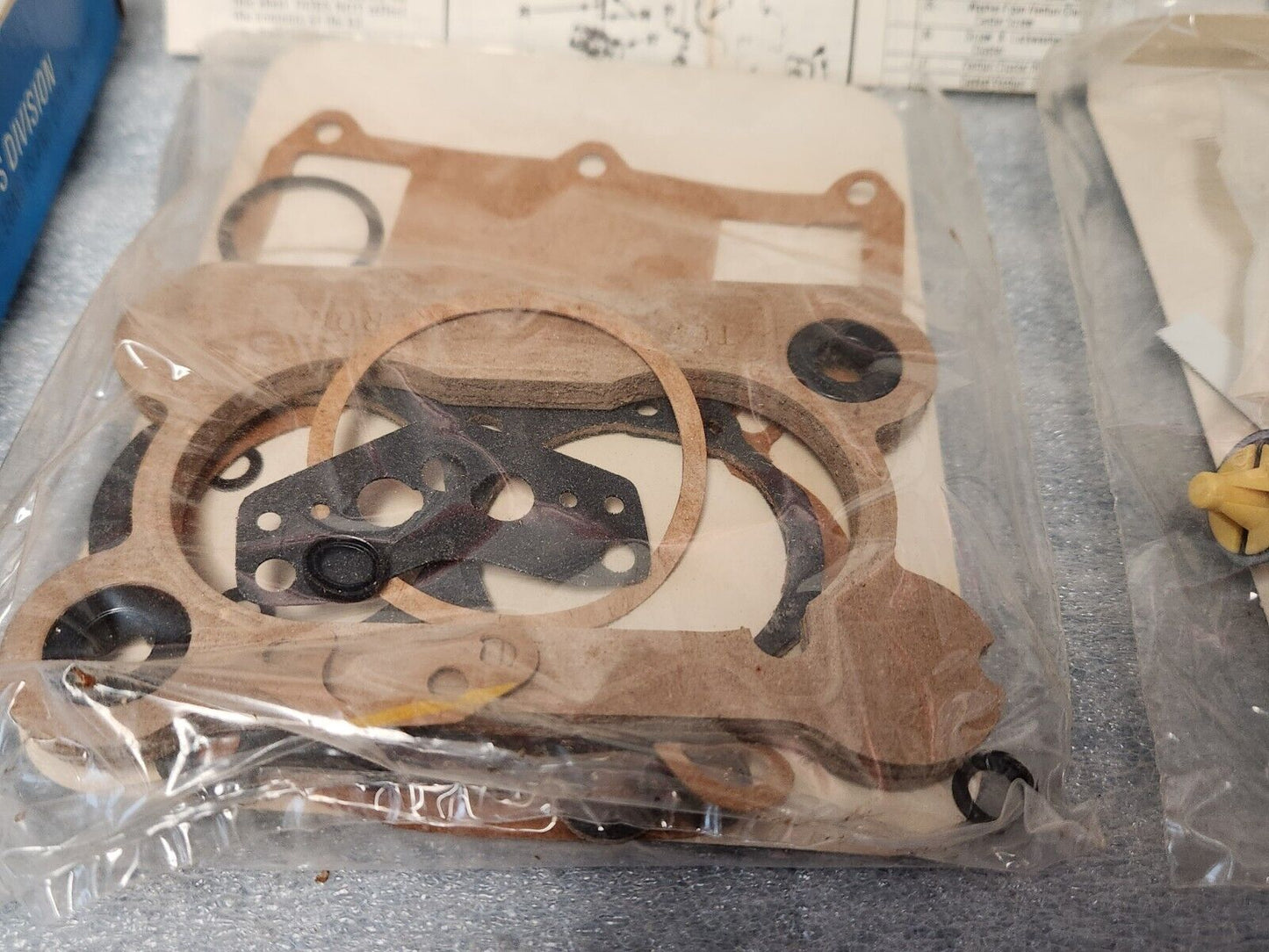 NEW 1975 Chevy Car GMC 350 Eng Carburetor Rebuild Kit Rochester 2GV  2 Barrel