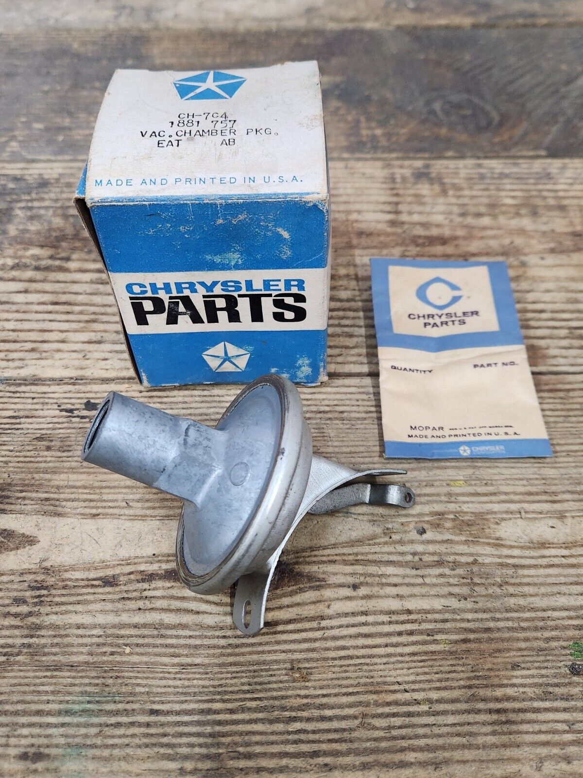 NOS Mopar 1957 1958 Plymouth Fury Adventurer Distributer Vacuum Advance 1881757