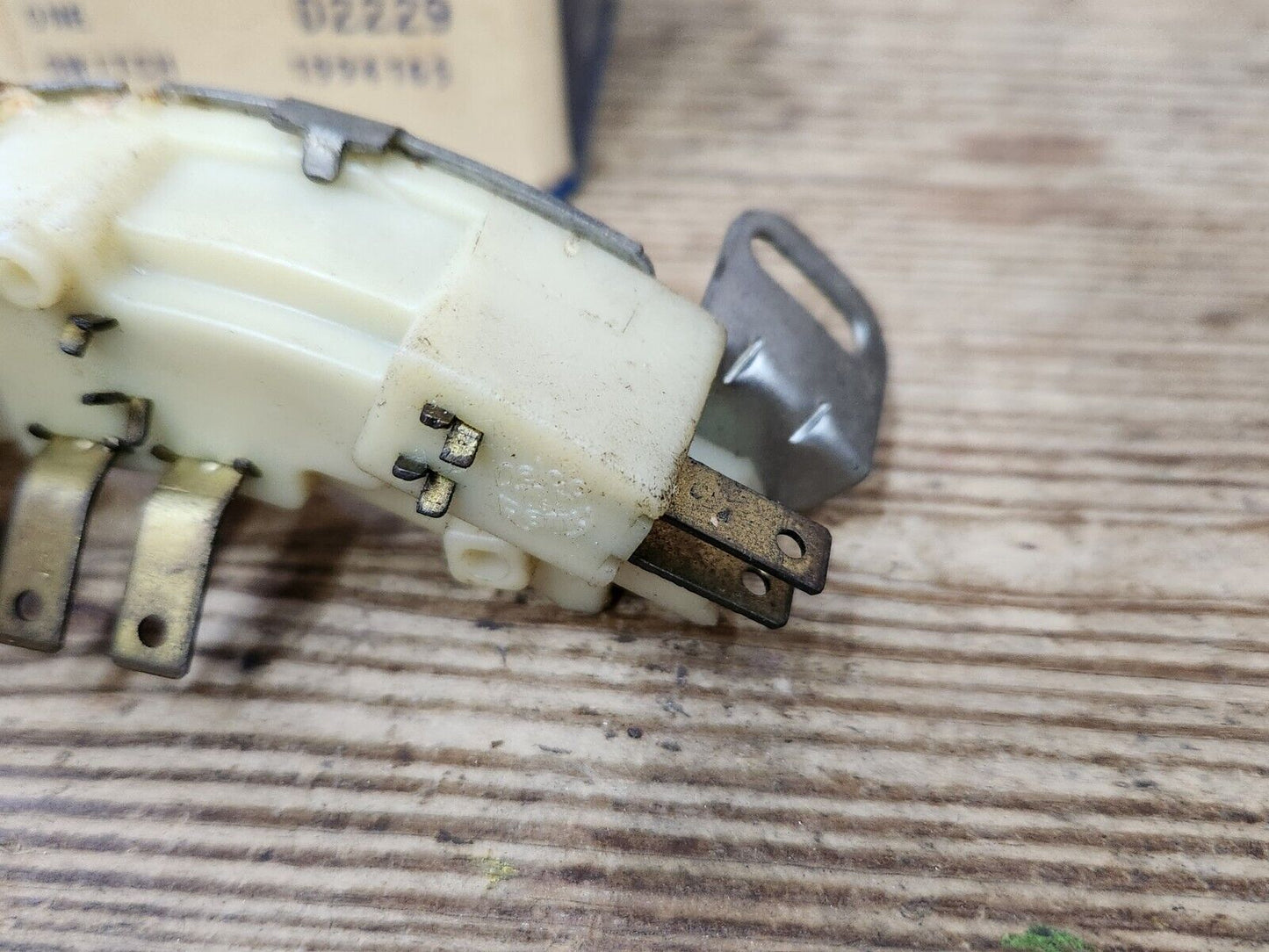 NOS 1974 75 CHEVY VEGA MONZA STARFIRE NEUTRAL SAFETY BACKUP SWITCH W/AT 1994165