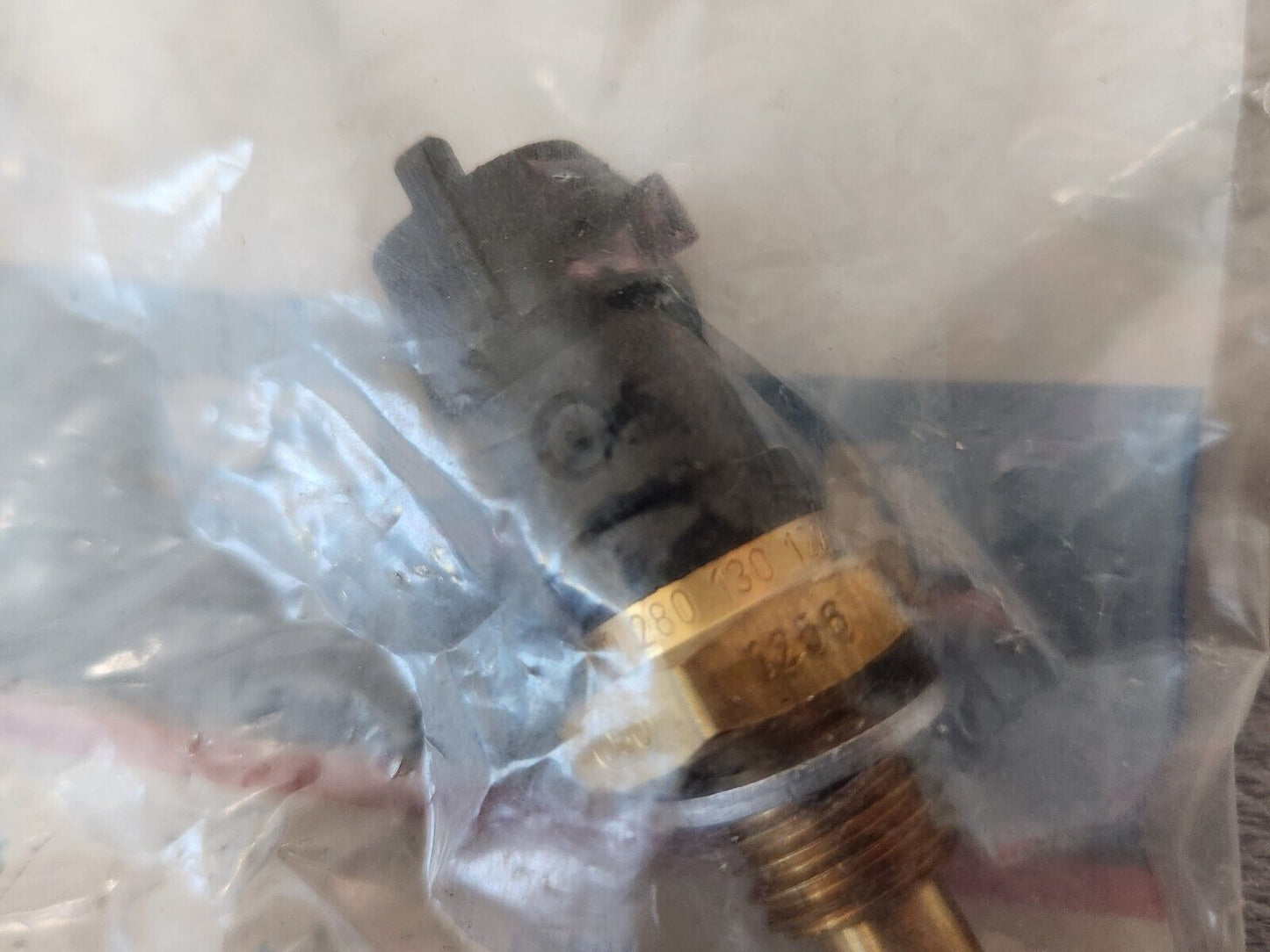 NEW OEM 2004-2017 GM Engine Coolant Temperature Sensor 12566778 12639899
