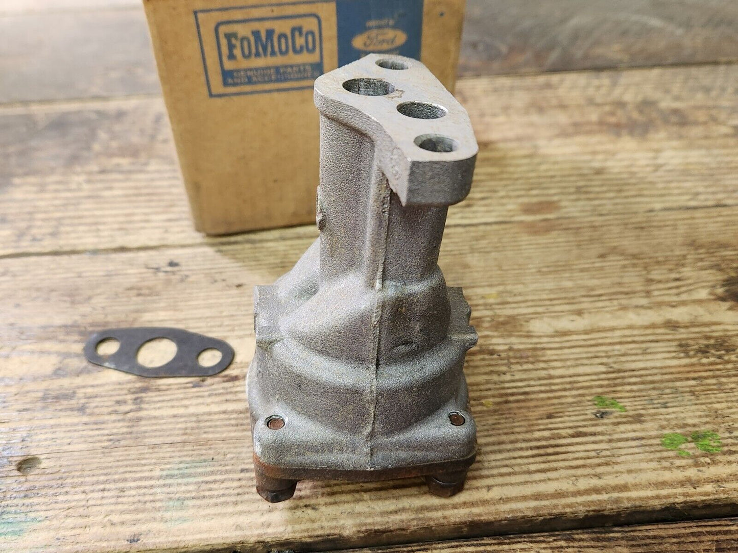 NOS OEM 1960 1961 Ford Falcon Ranchero Mercury Comet 144 170 6-CYLINDER OIL PUMP