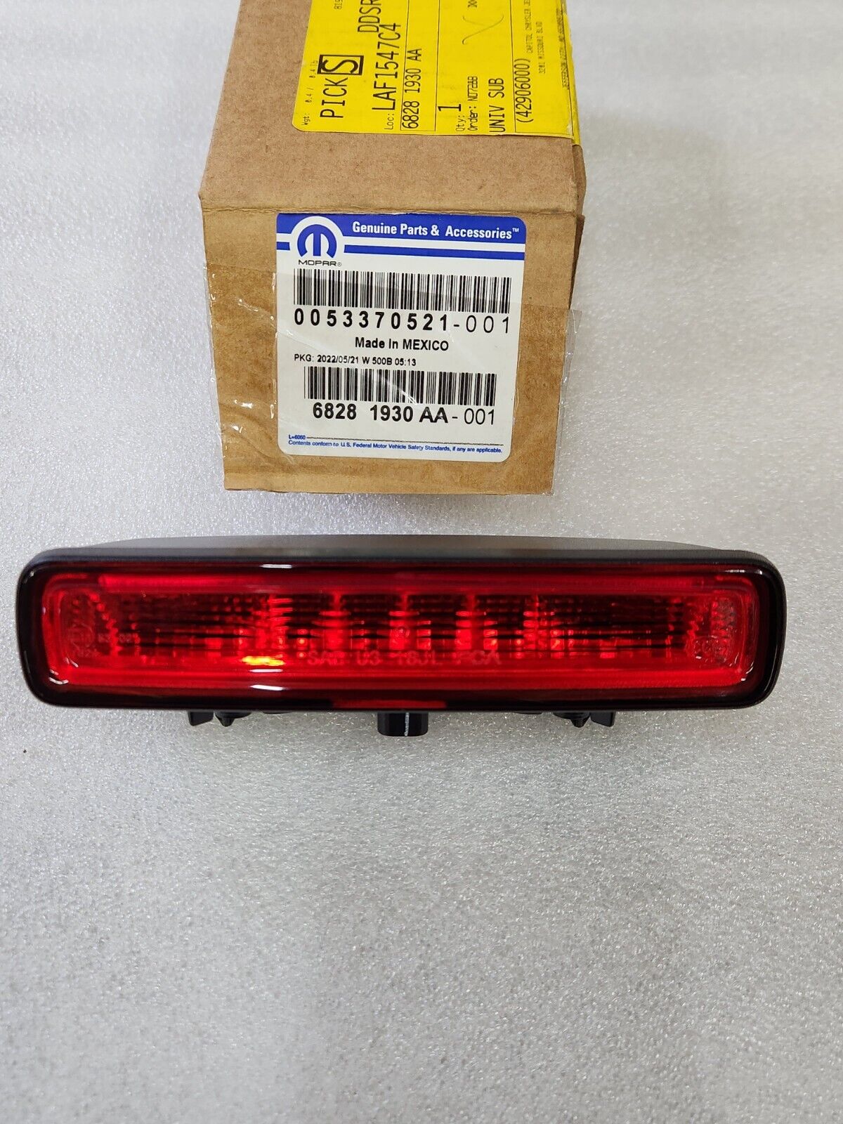 NEW OEM MOPAR 18-25 JEEP WRANGLER CENTER HIGH MOUNTED STOP LAMP LIGHT 68281930AA