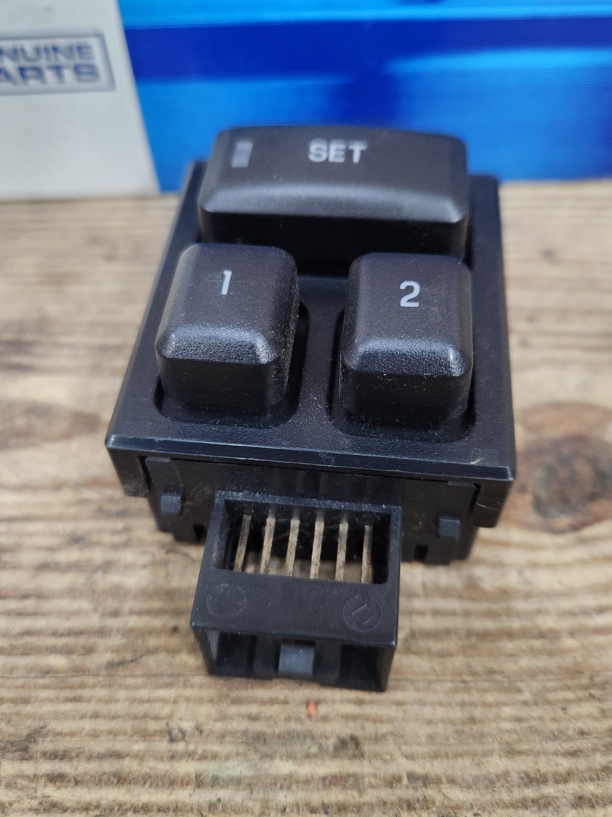 8252001