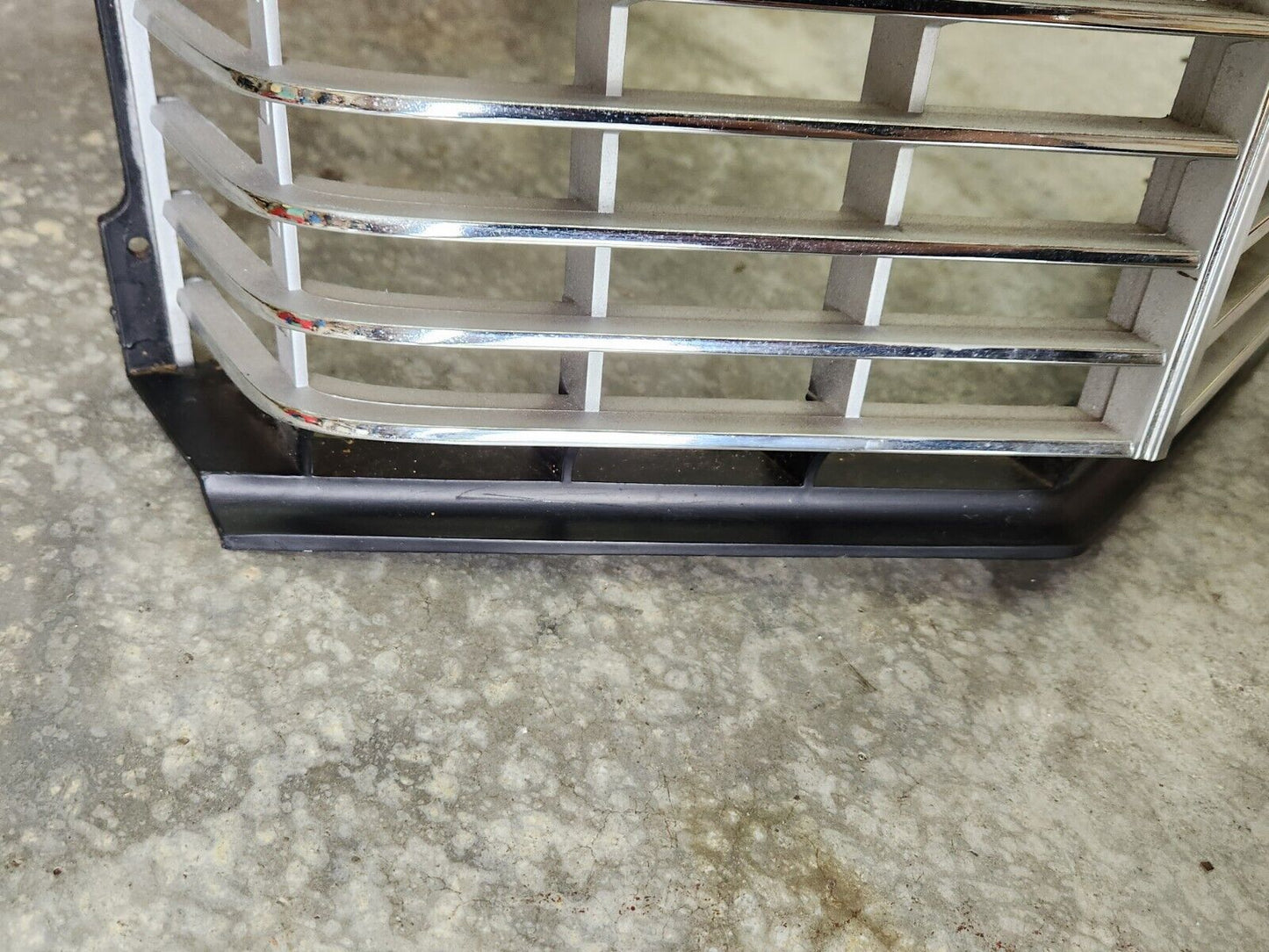 NOS 1972 Ford LTD Galaxie 500 Country Squire Ranch Grille in Box D2AZ-8200-A