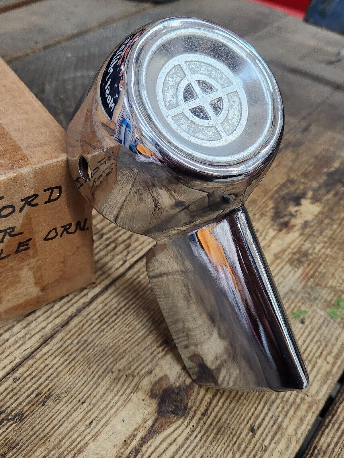 1958 FORD FAIRLANE 500 SKYLINER FRONT GRILLE BAR CENTER GUARD ORNAMENT