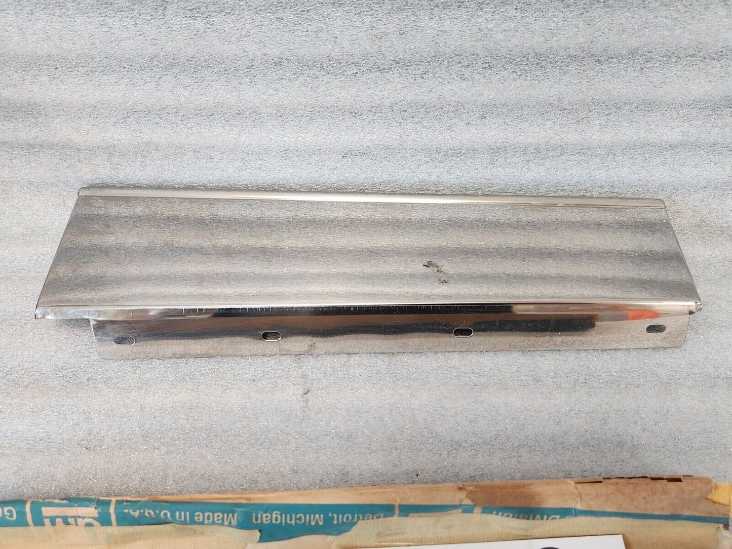 NOS GM 1978 1979 Cutlass Supreme RH Front Fender Lower Front Side Molding Trim