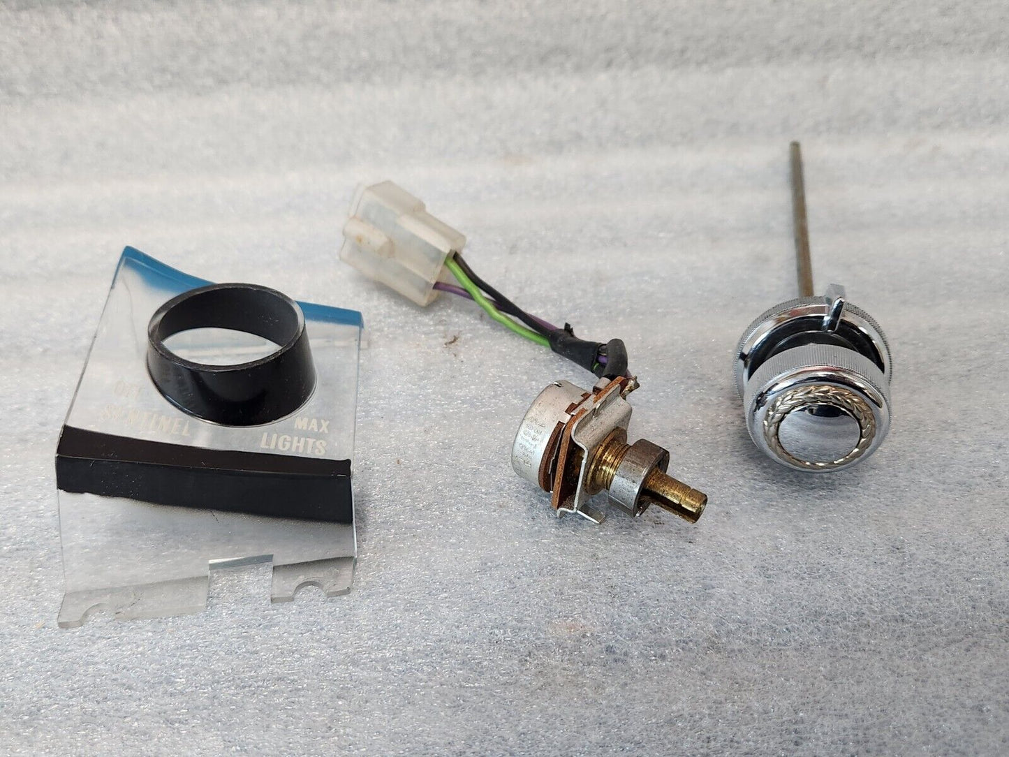 1976-79 CADILLAC SEVILLE HEADLIGHT SWITCH W/ TWILIGHT SENTINEL KNOB BEZEL SHAFT