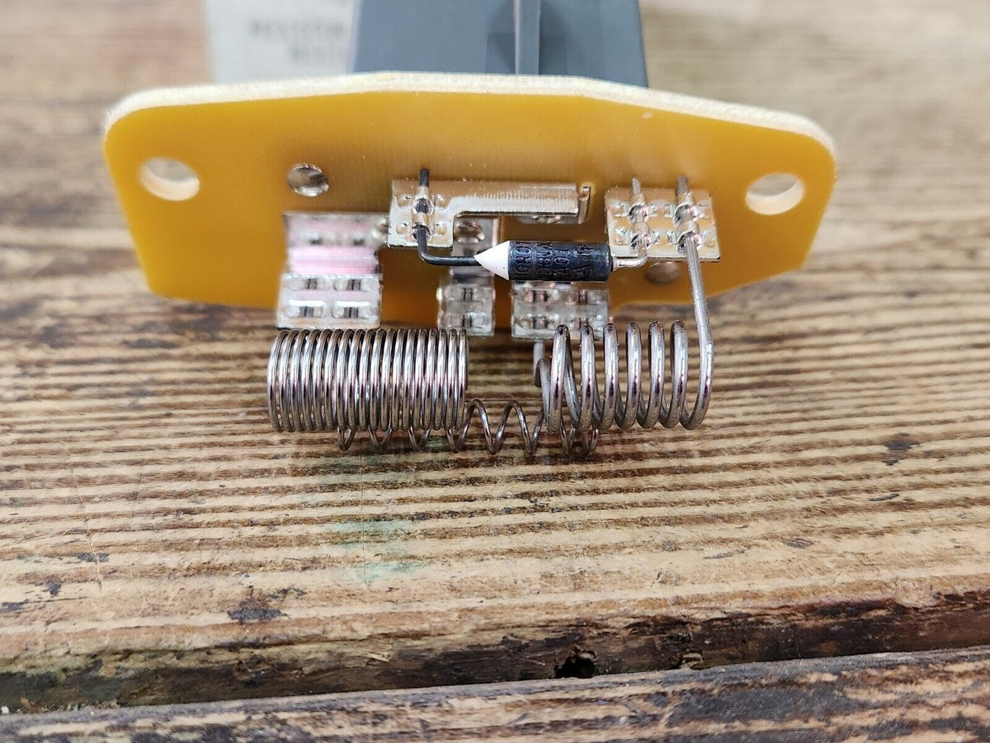 NEW HVAC Blower Motor Resistor Rear Standard RU-318 FREE SHIPPING