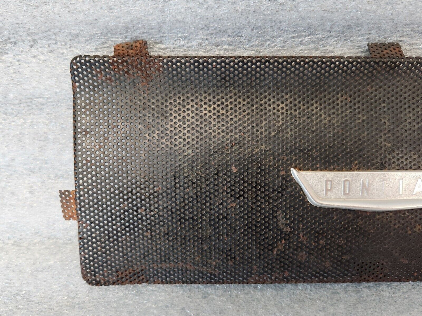 1956 PONTIAC CHIEFTAIN SPEAKER GRILLE w/ METAL EMBLEM OEM GM