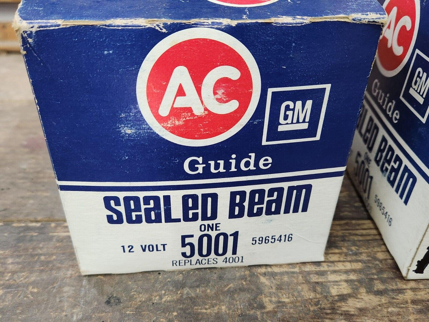 2 NOS AC Guide 5001 Sealed Beam Headlights GM 5965416 4001 12 Volt New OEM H71