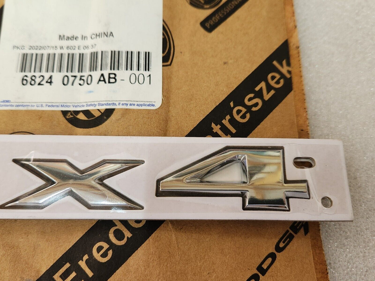 2014-2020 JEEP GRAND CHEROKEE 4X4 LIFTGATE HATCH CHROME NAMEPLATE EMBLEM OEM