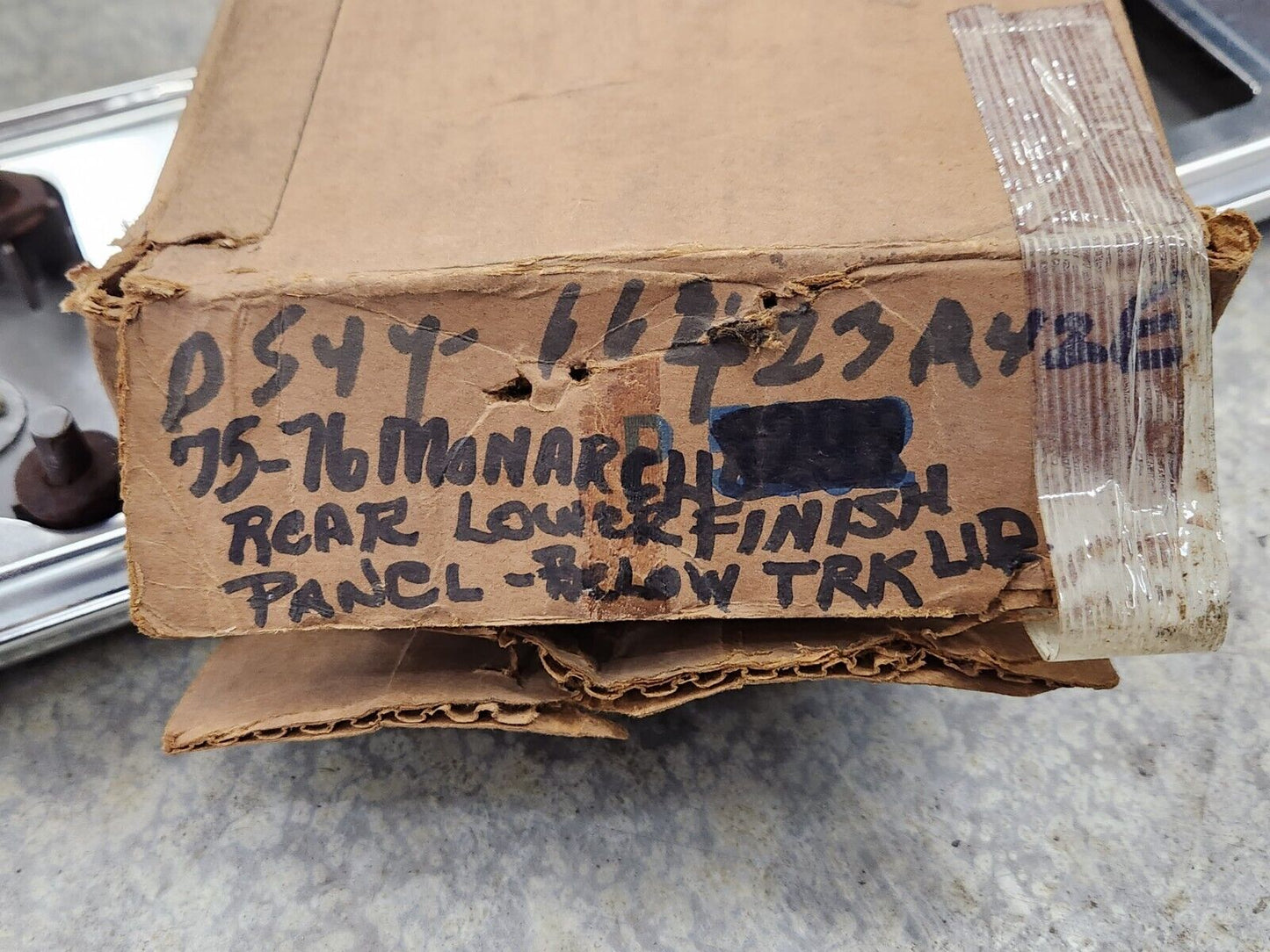 NOS 1975 76 MERCURY MONARCH REAR FINISH BELOW TRUNK TRIM PANEL D54Y-66423A42-E