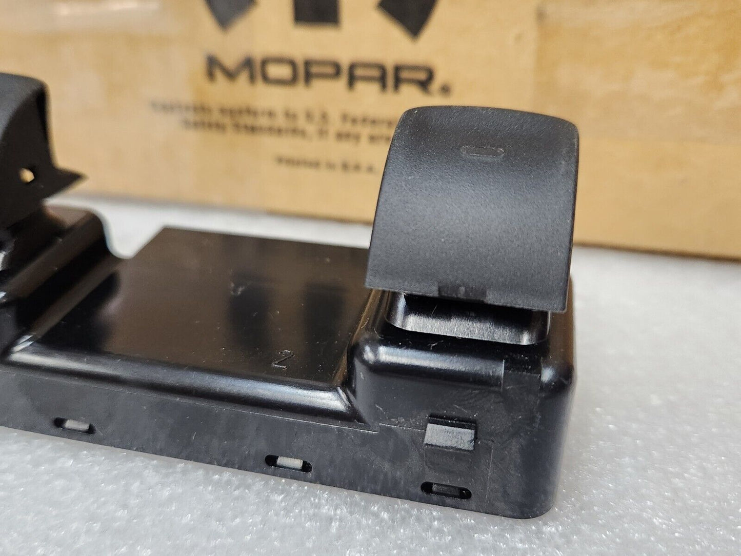 NEW OEM MOPAR 2011-2017 JEEP WRANGLER REAR CONSOLE DOOR WINDOW SWITCH 68057597AA