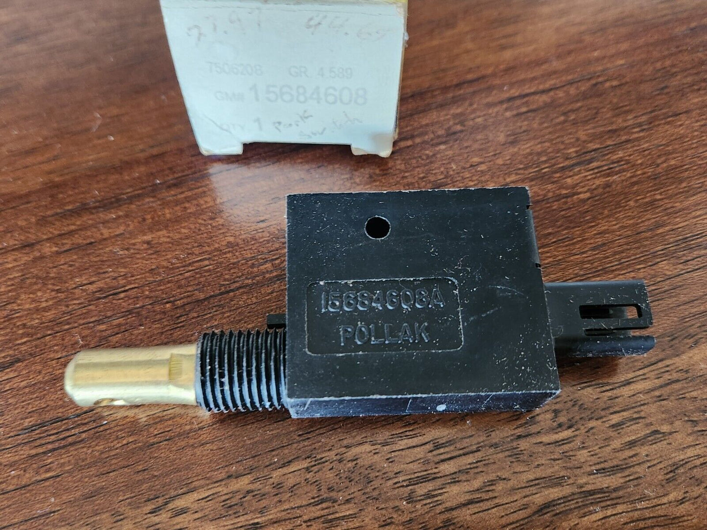 NEW GM 98-99 Chevy P30 Food Truck Park Brake Pressure Indicator Switch 15684608