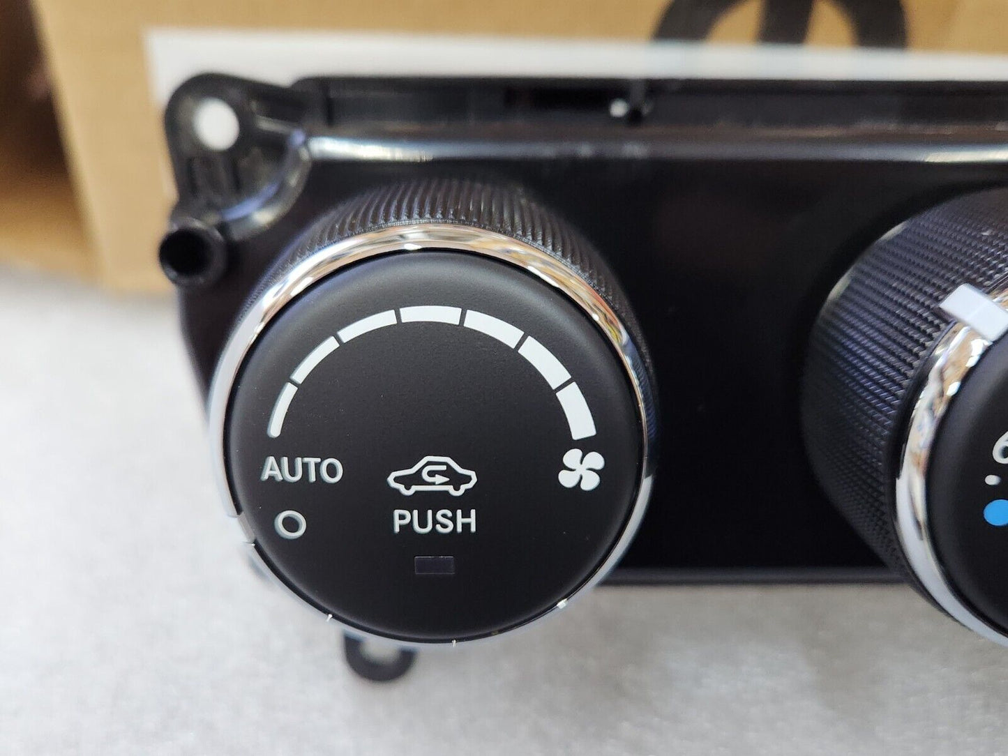 NEW OEM 10-17 JEEP COMPASS PATRIOT A/C HEATER CLIMATE TEMP CONTROL 55111133AG