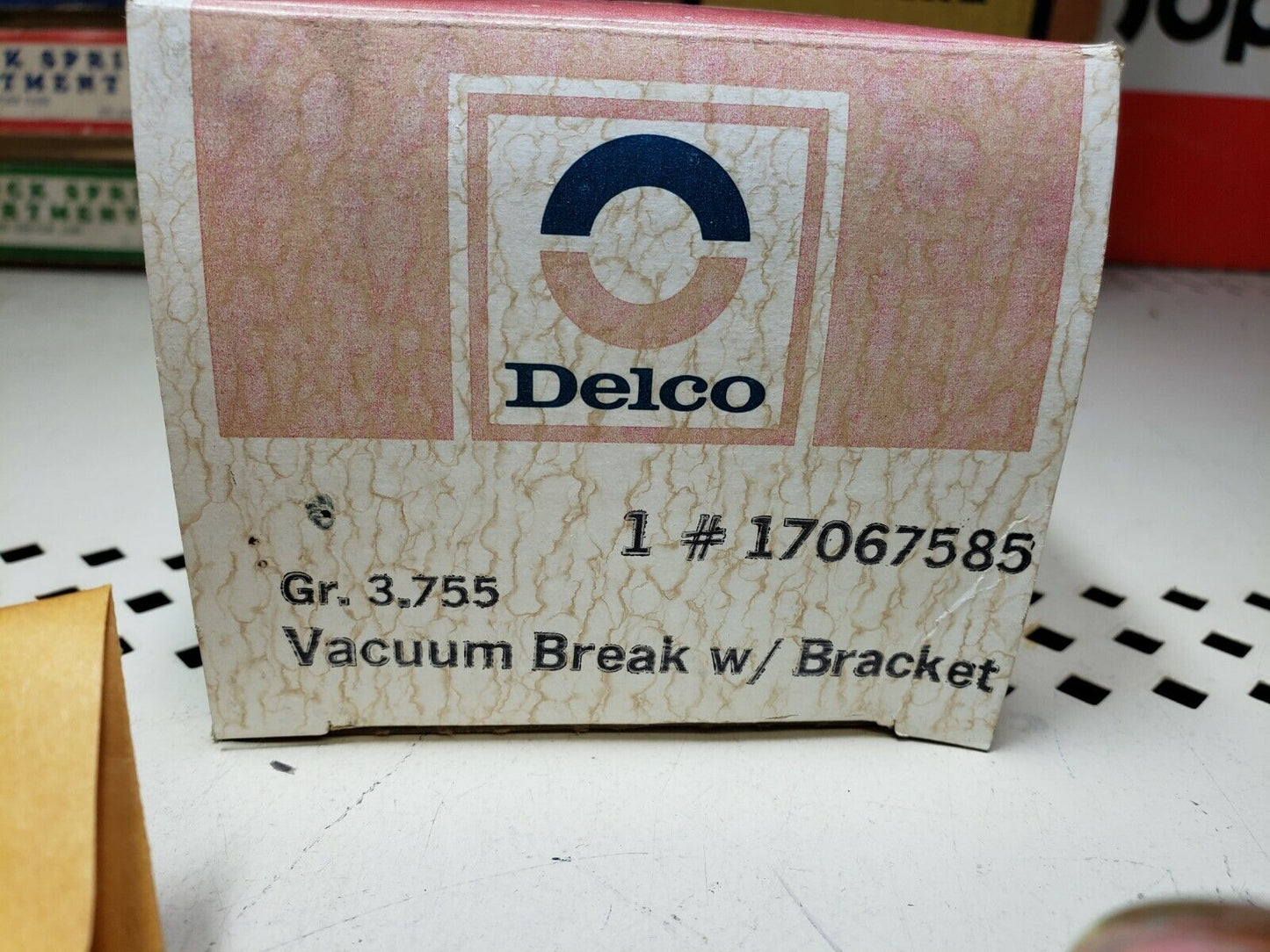 NOS GM Delco 1981-83 Buick & GM Truck w/ Rochester Vacuum break with bracket