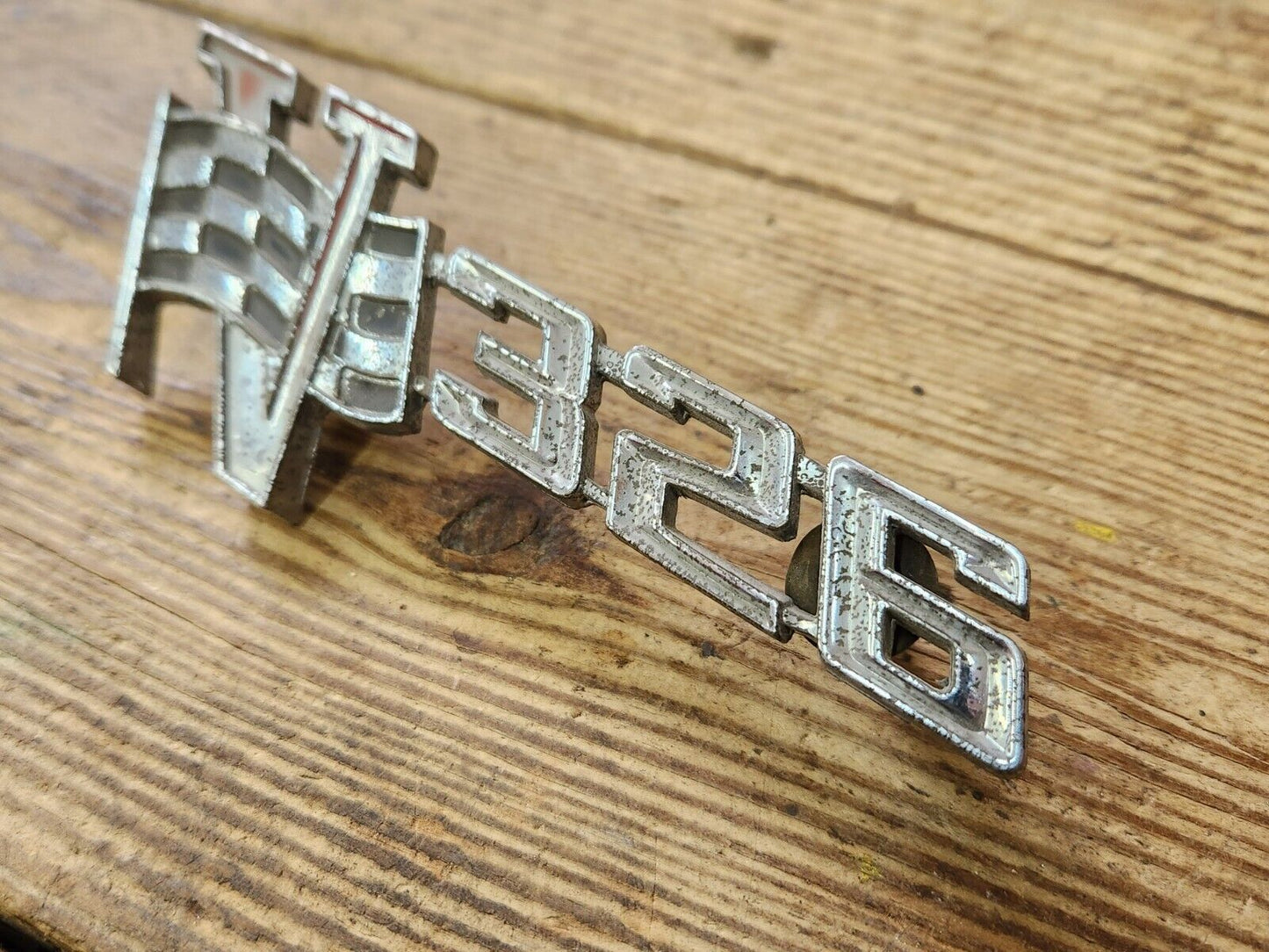 1963-1967 Pontiac emblem 326-V8 #64096 9776023