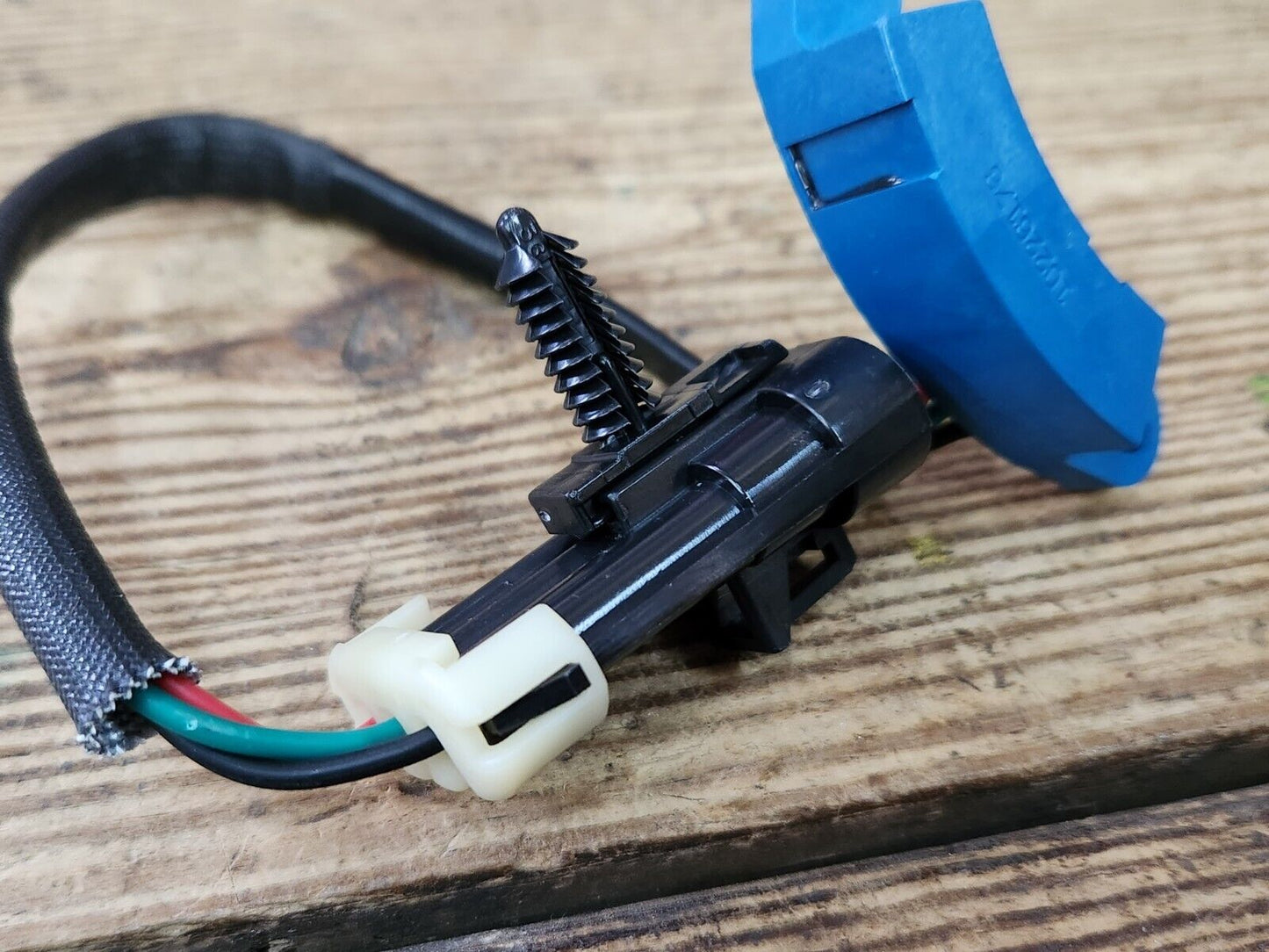 NEW GM Engine Crankshaft Position Sensor For Various GM Vehicles 1994-1997 V6